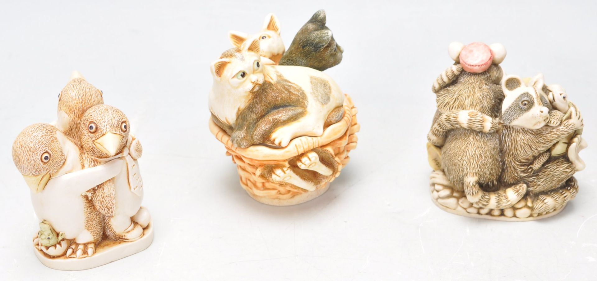 A group of twelve Harmony Kingdom resin animal novelty figurines/ trinket pots to include 'At The - Bild 8 aus 15