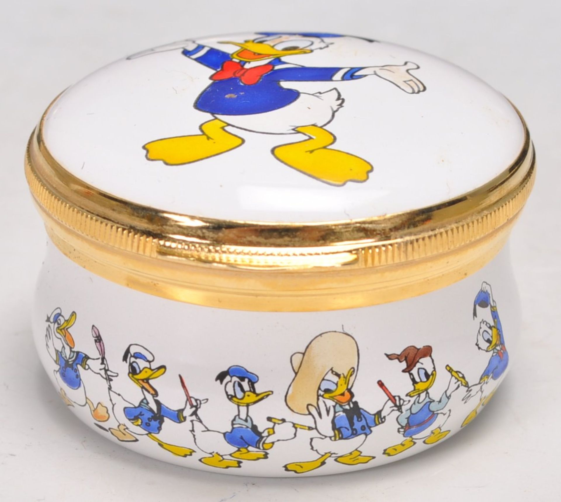 A collection of Crummles hand painted enamelled boxes to include a selection of Disney boxes, an - Bild 8 aus 9