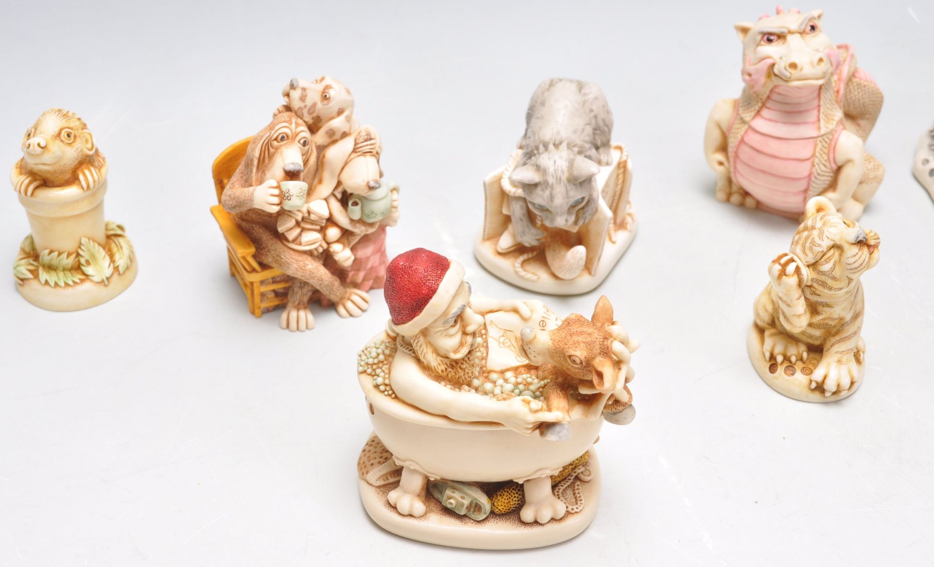 A group of fourteen Harmony Kingdom resin animal novelty figurines to include dragons, a kangaroo - Bild 2 aus 9