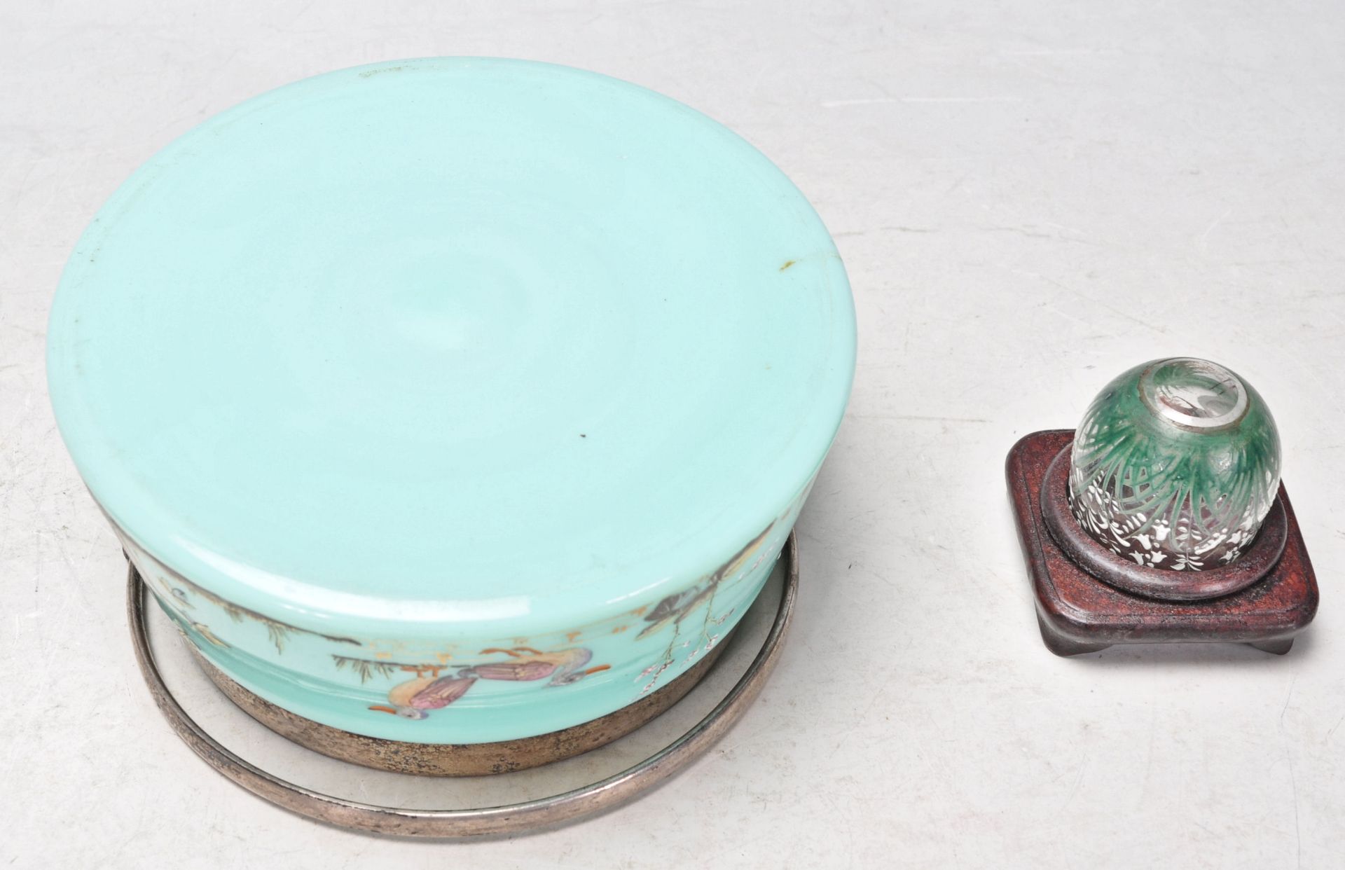 A 19th Century Victorian antique opaline glass lidded jar having blue body with hand enamelled - Bild 11 aus 11