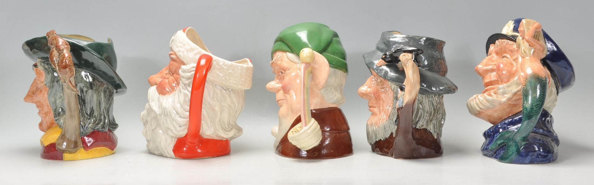 A group of five Royal Doulton ceramic character jugs to include the Pied Piper D6403, Old Salt - Bild 4 aus 8