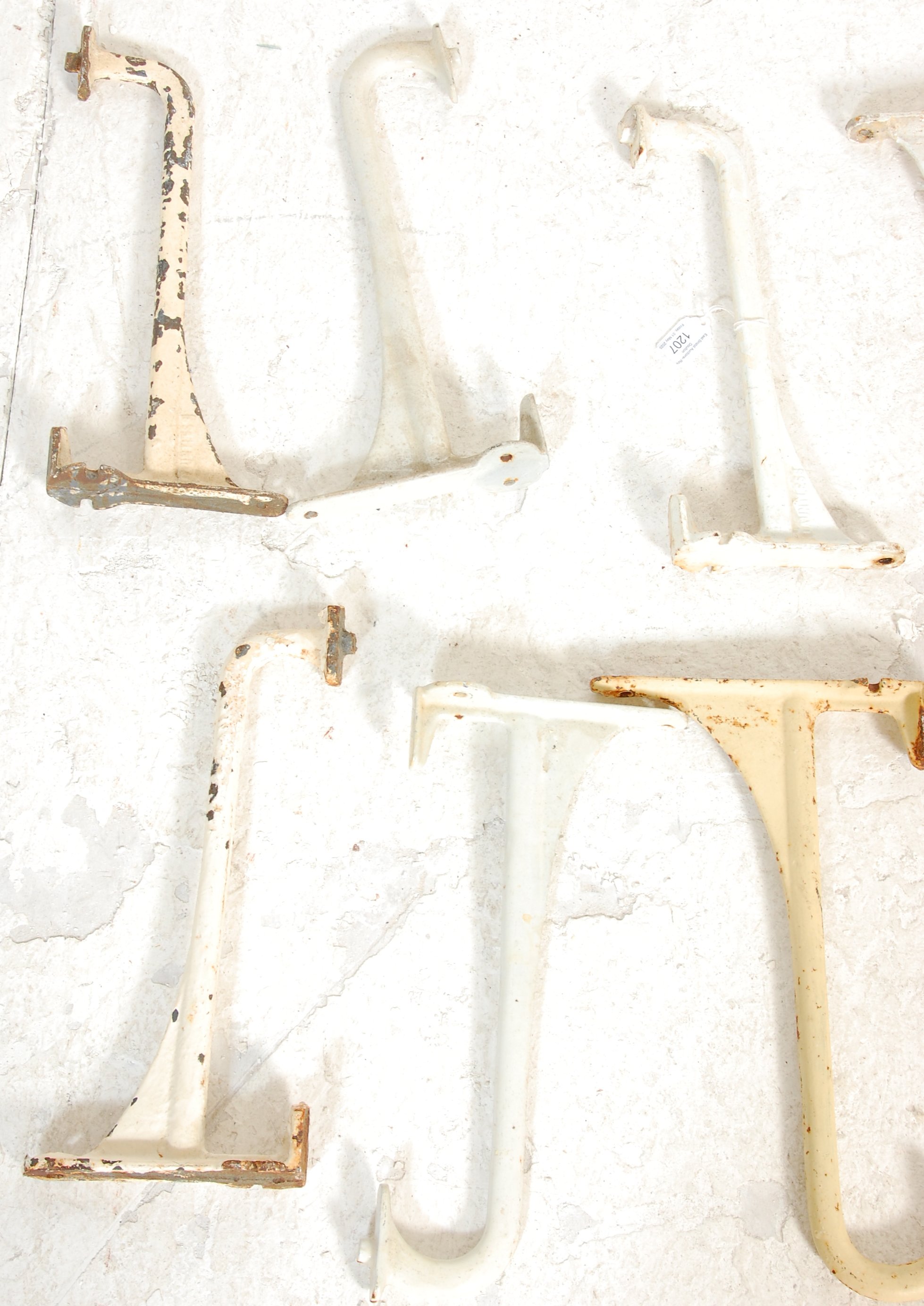 A group of six pairs of 19th Century Victorian sink brackets in cast iron finished in white. 34cm - Image 2 of 5