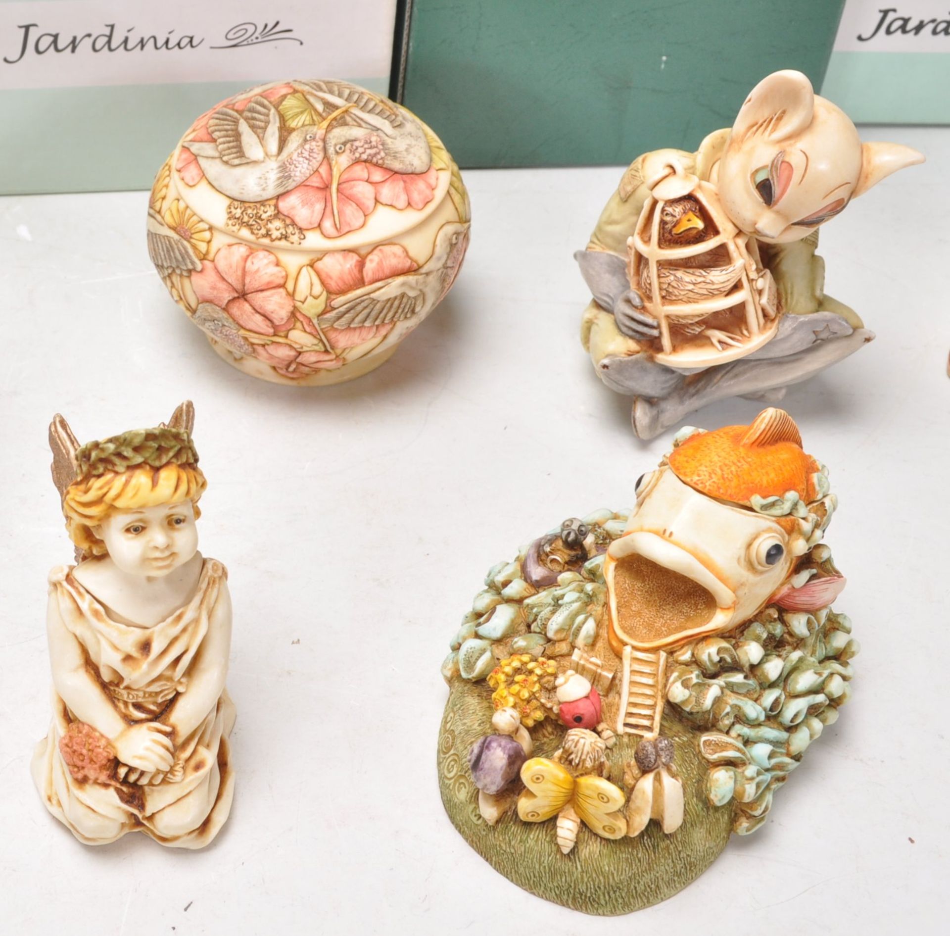 A mixed group of twelve carved resin figures / trinket pots to include examples from Harmony Garden, - Bild 5 aus 8