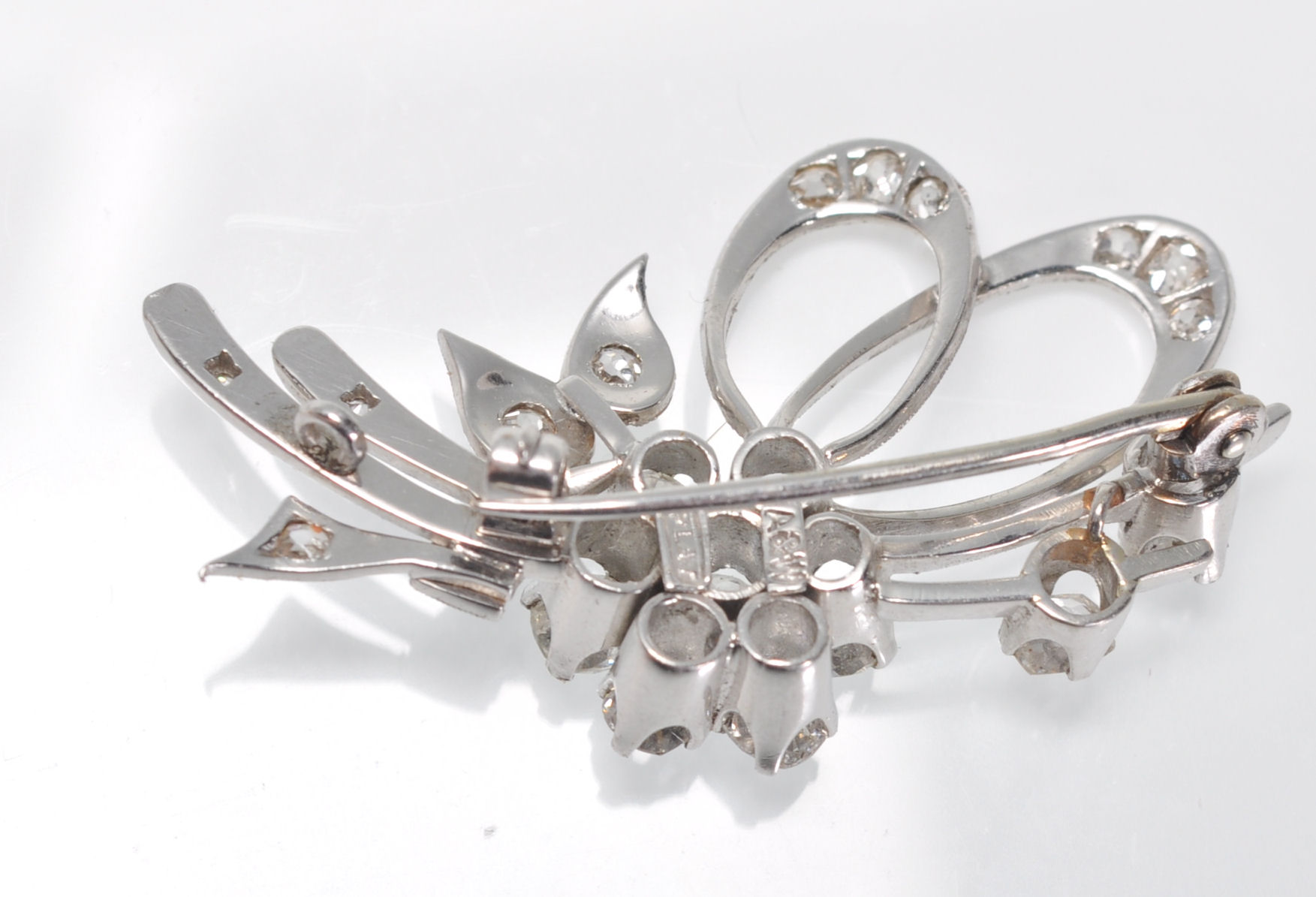 A stunning vintage mid 20th Century platinum and diamond brooch in the form of a floral bouquet - Image 3 of 5