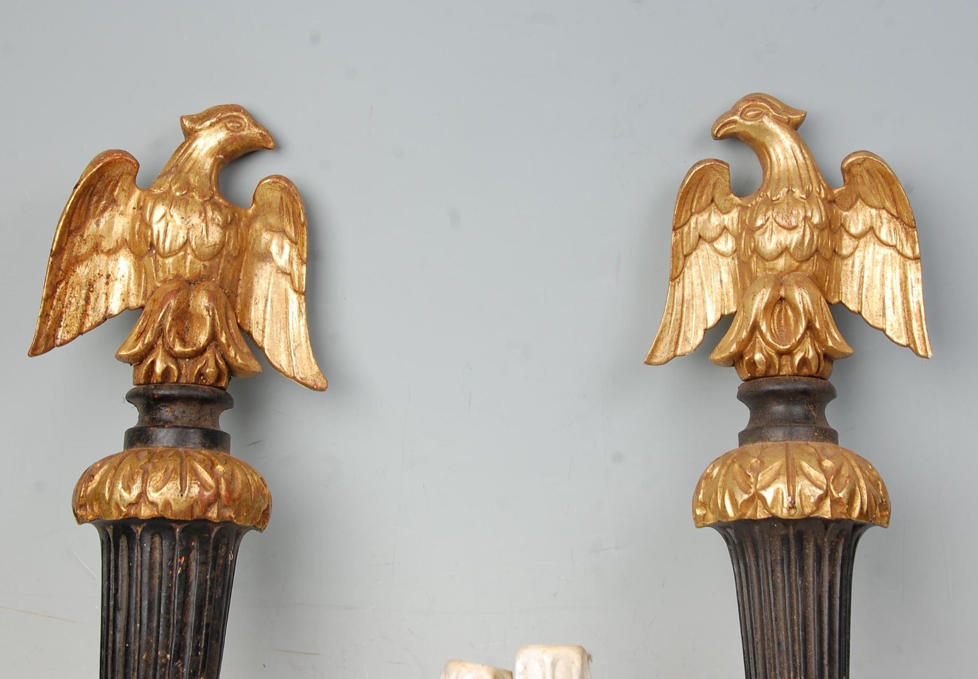 A pair of 20th Century gilt wall mounting candelabra lights having ebonised reeded wall mounts - Bild 2 aus 5