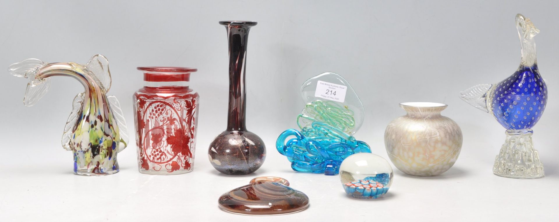 A collection of 20th Century vintage retro glass to include a Mdina vase with a bulbous body and