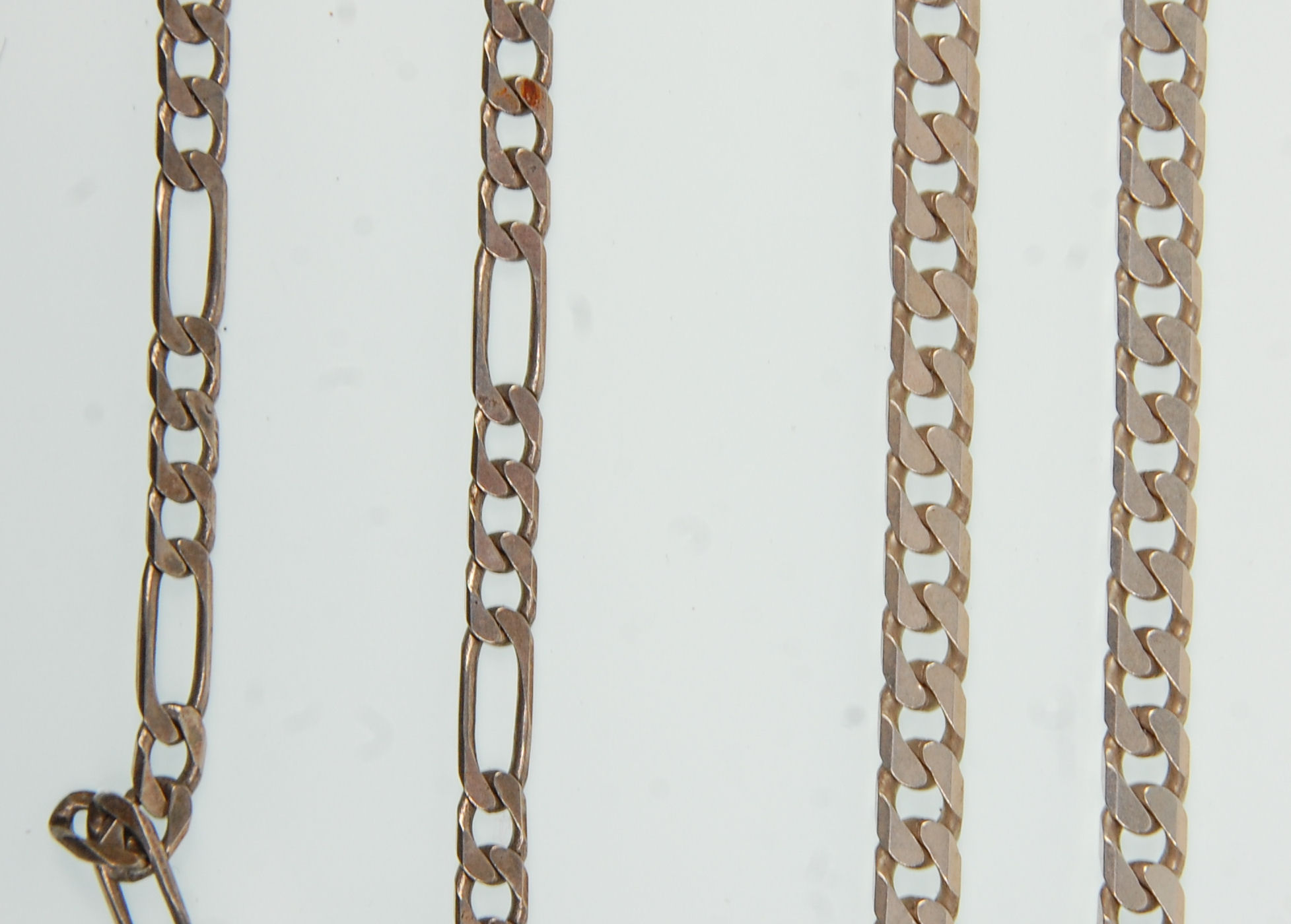 Two silver flat link necklace chains, one being a Figaro example with both having a lobster clasp. - Image 3 of 4