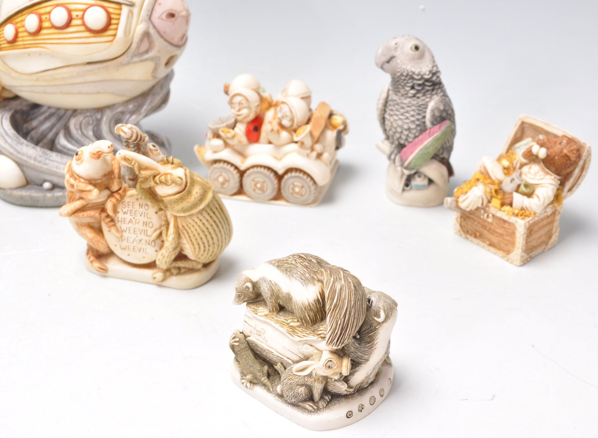 A group of ten Harmony Kingdom resin animal novelty figurines / trinket pots to include a large - Bild 2 aus 15