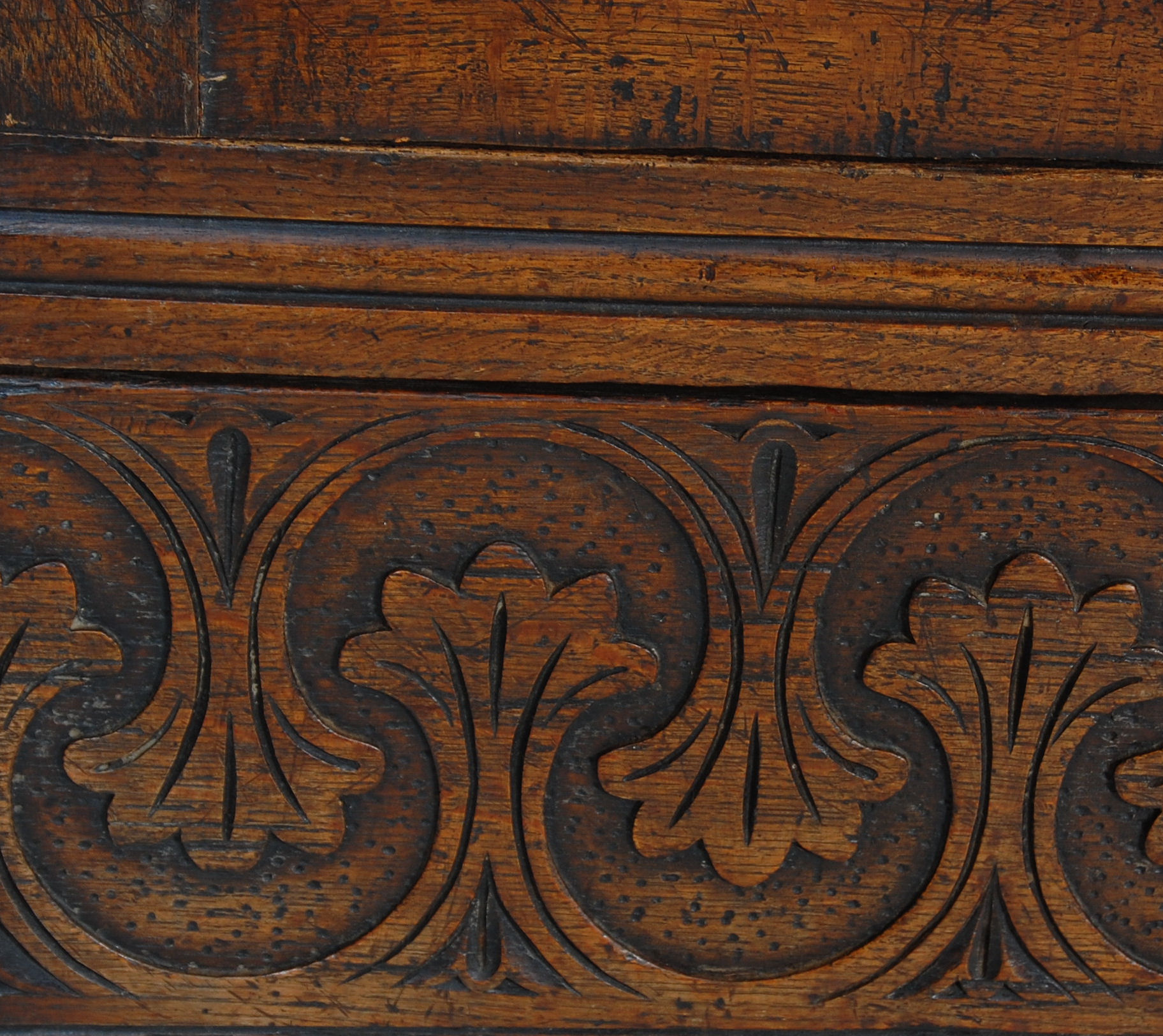 An early 20th Century 1920's carved Ipswich oak cupboard on stand having a twin door cupboard with - Image 7 of 8