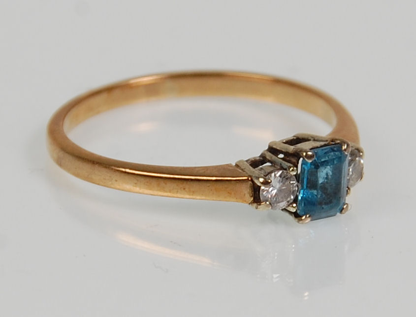 Two 9ct yellow ladies dress rings. One set with a large square faceted cut blue stone surround by - Image 10 of 12