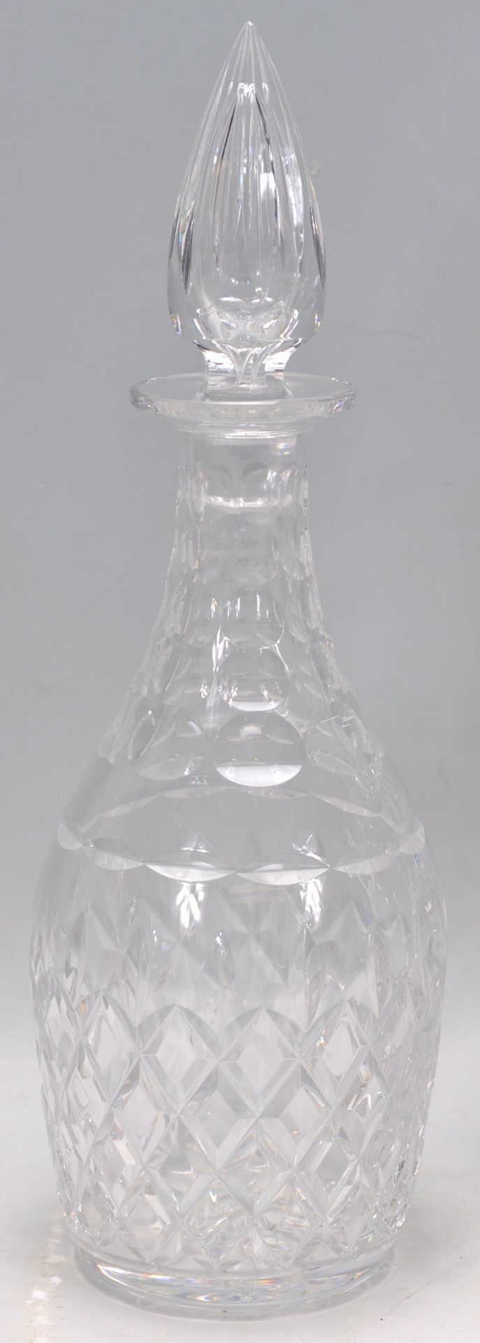 A group of four 20th Century cut crystal decanters two of square form and two of bottle form - Bild 2 aus 6