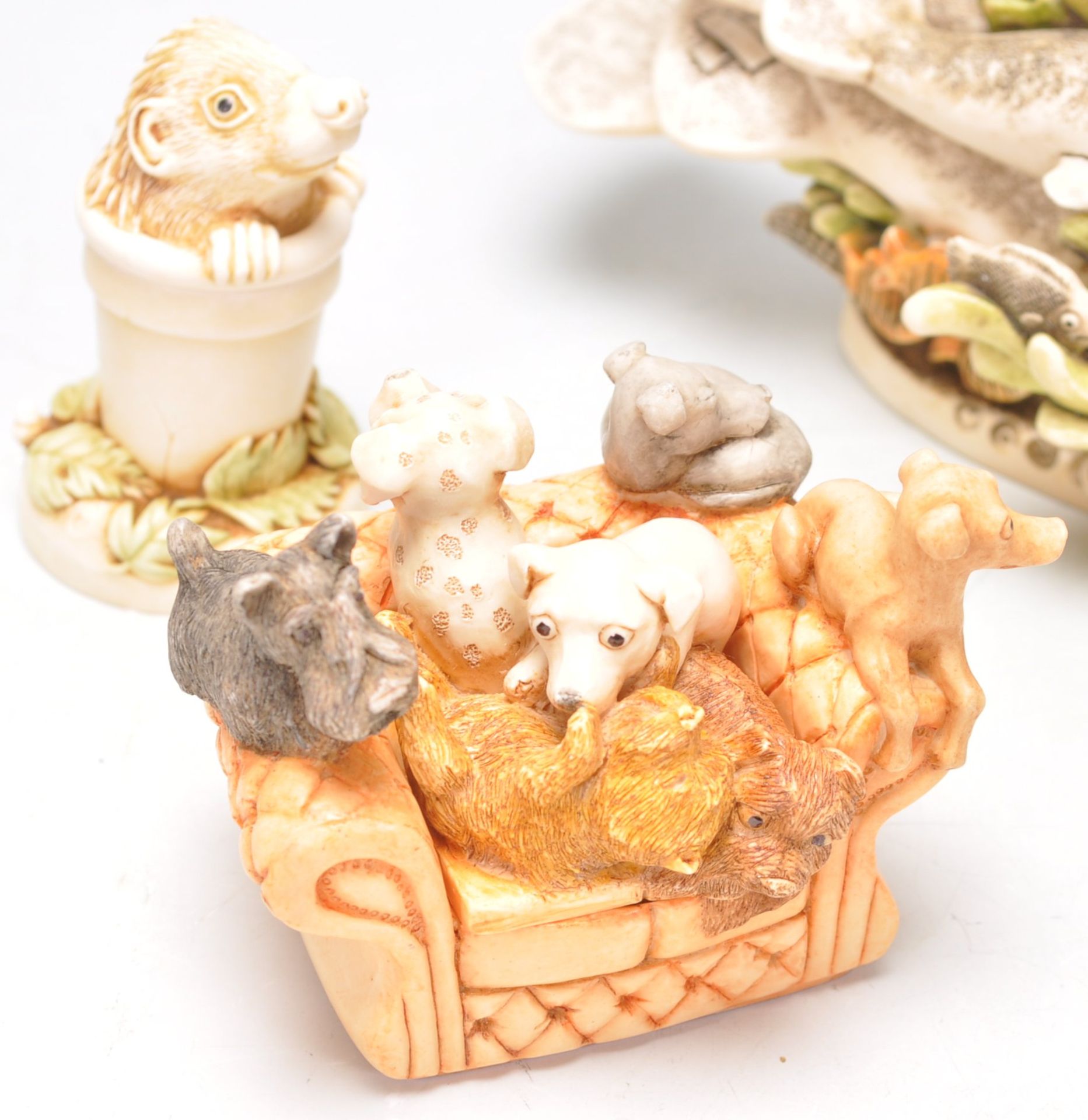 A group of ten Harmony Kingdom resin animal novelty figurines / trinket pots to include Planet - Bild 3 aus 13