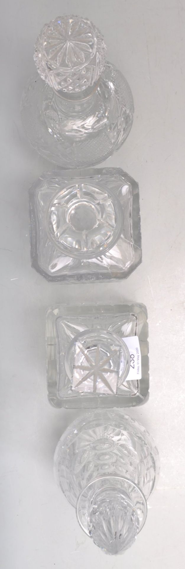 A group of four 20th Century cut crystal decanters two of square form and two of bottle form - Bild 6 aus 6