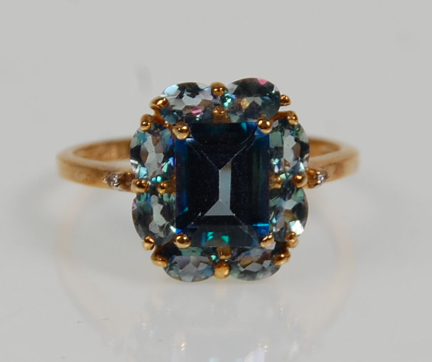 Two 9ct yellow ladies dress rings. One set with a large square faceted cut blue stone surround by - Image 3 of 12