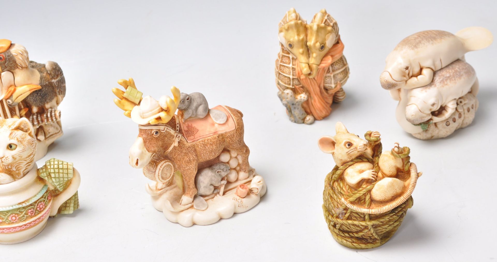 A group of fourteen Harmony Kingdom resin novelty figurines to include an elephant box, a lion and a - Bild 5 aus 16