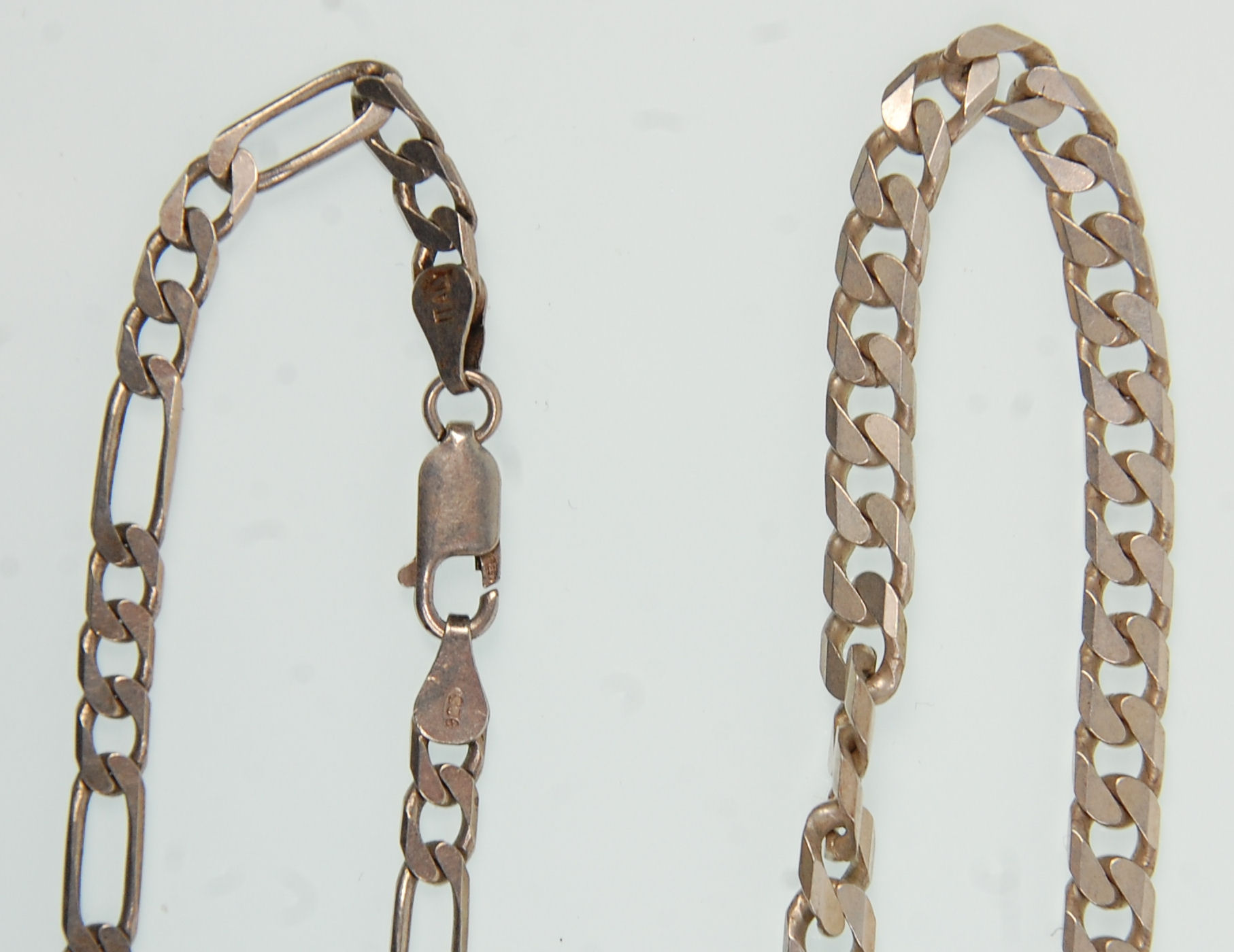 Two silver flat link necklace chains, one being a Figaro example with both having a lobster clasp. - Image 4 of 4