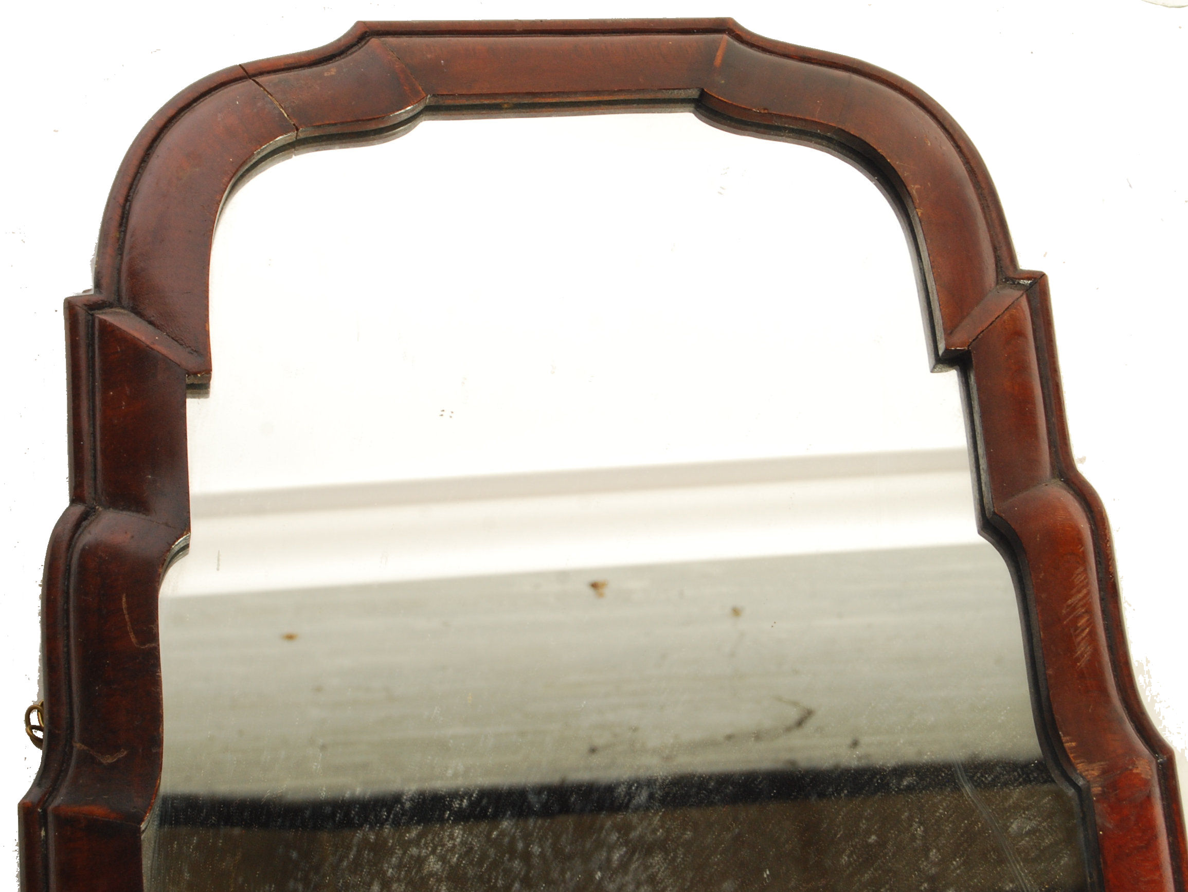 18TH CENTURY QUEEN ANNE WALNUT WALL MIRROR - Image 2 of 4