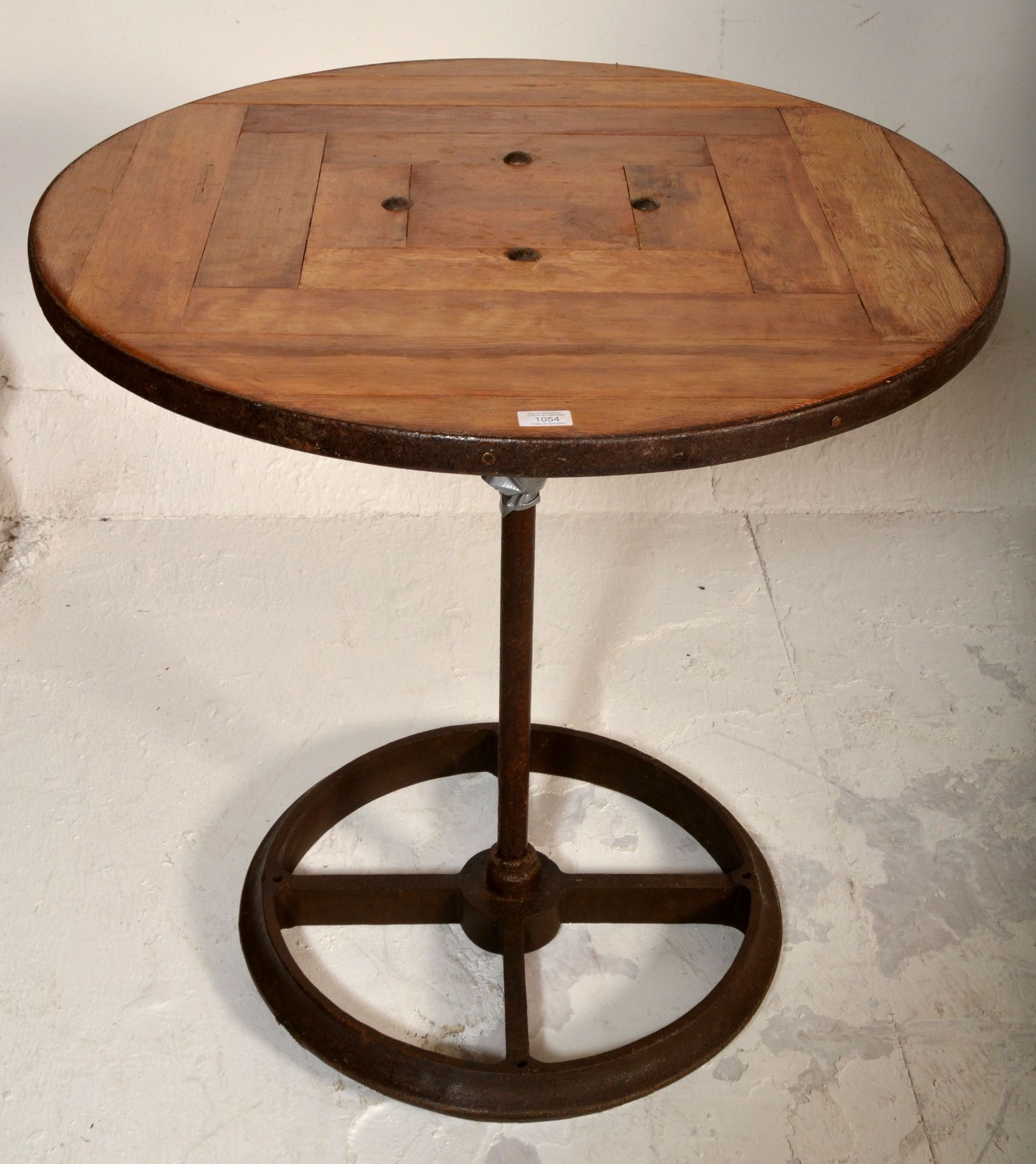 A good 20th century upcycled Industrial cafe table - Bild 2 aus 5