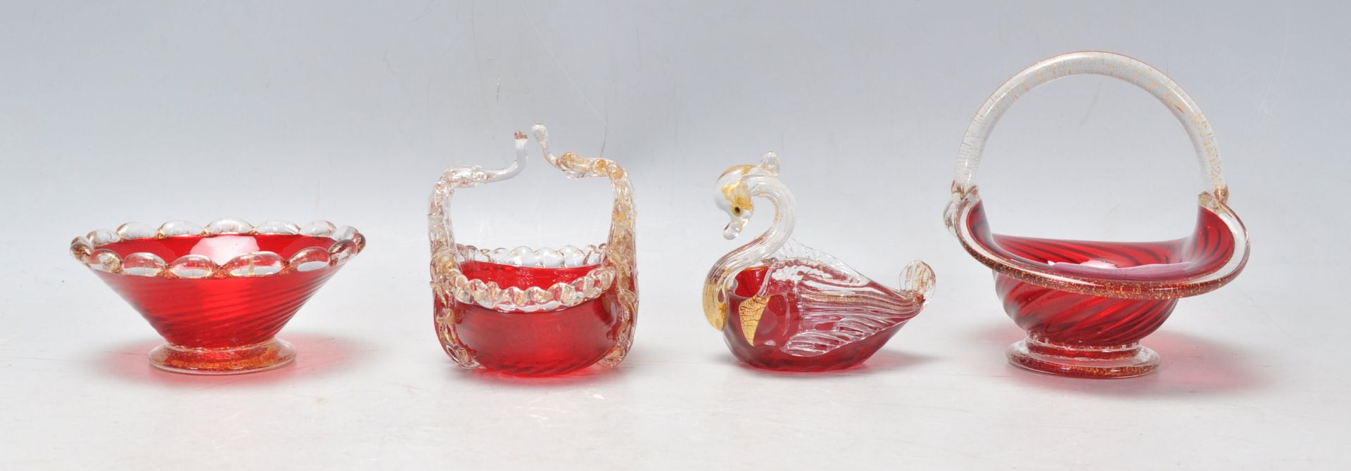 A group of 20th Century Venetian Murano glass ruby glass ornaments to include a spiral form - Bild 4 aus 8