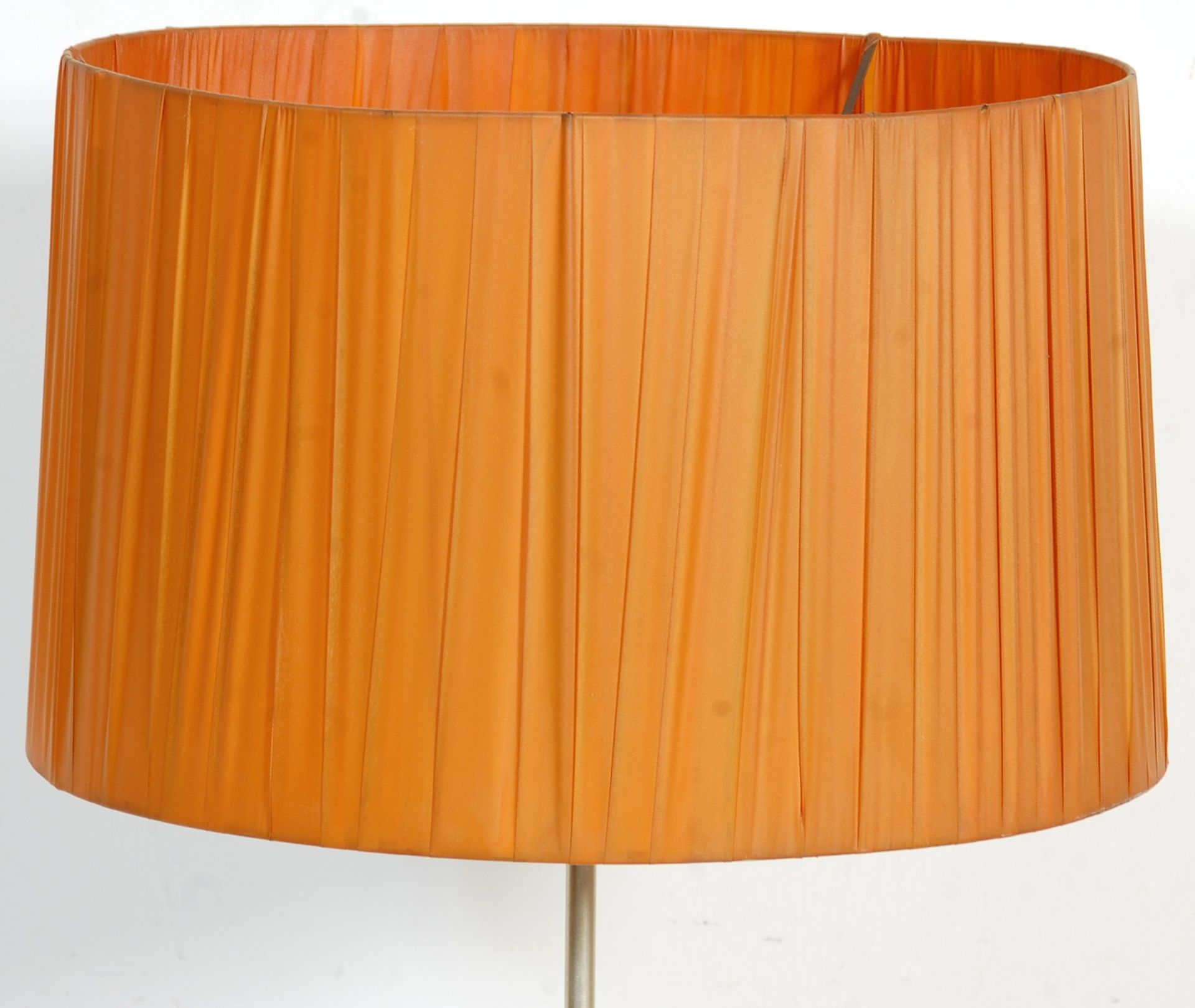 A vintage retro 1970's standard lamp having a round dark wood base with a chromed column with an - Bild 3 aus 4