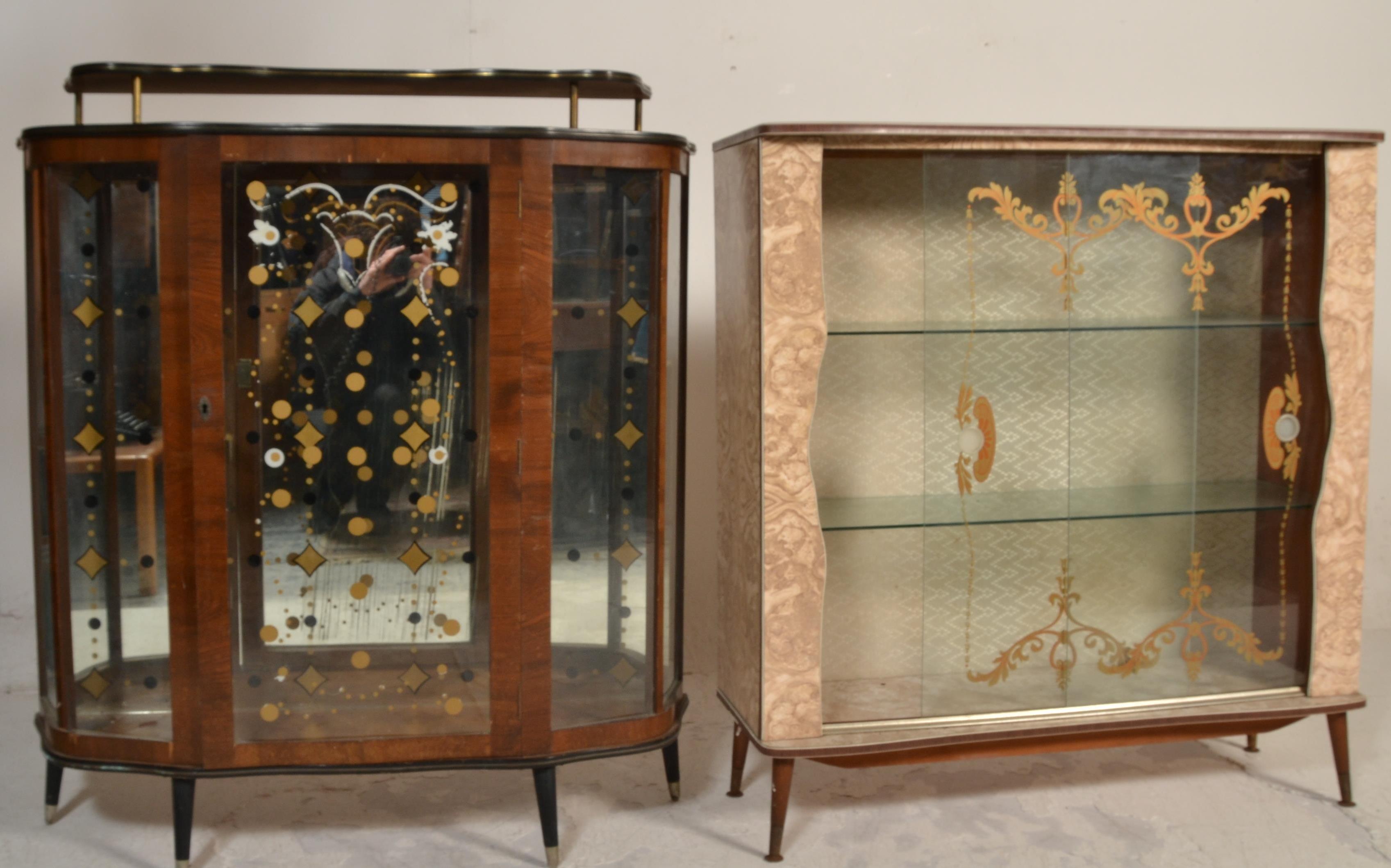 A 1930's Art Deco display cabinet with mirror back - Image 2 of 16