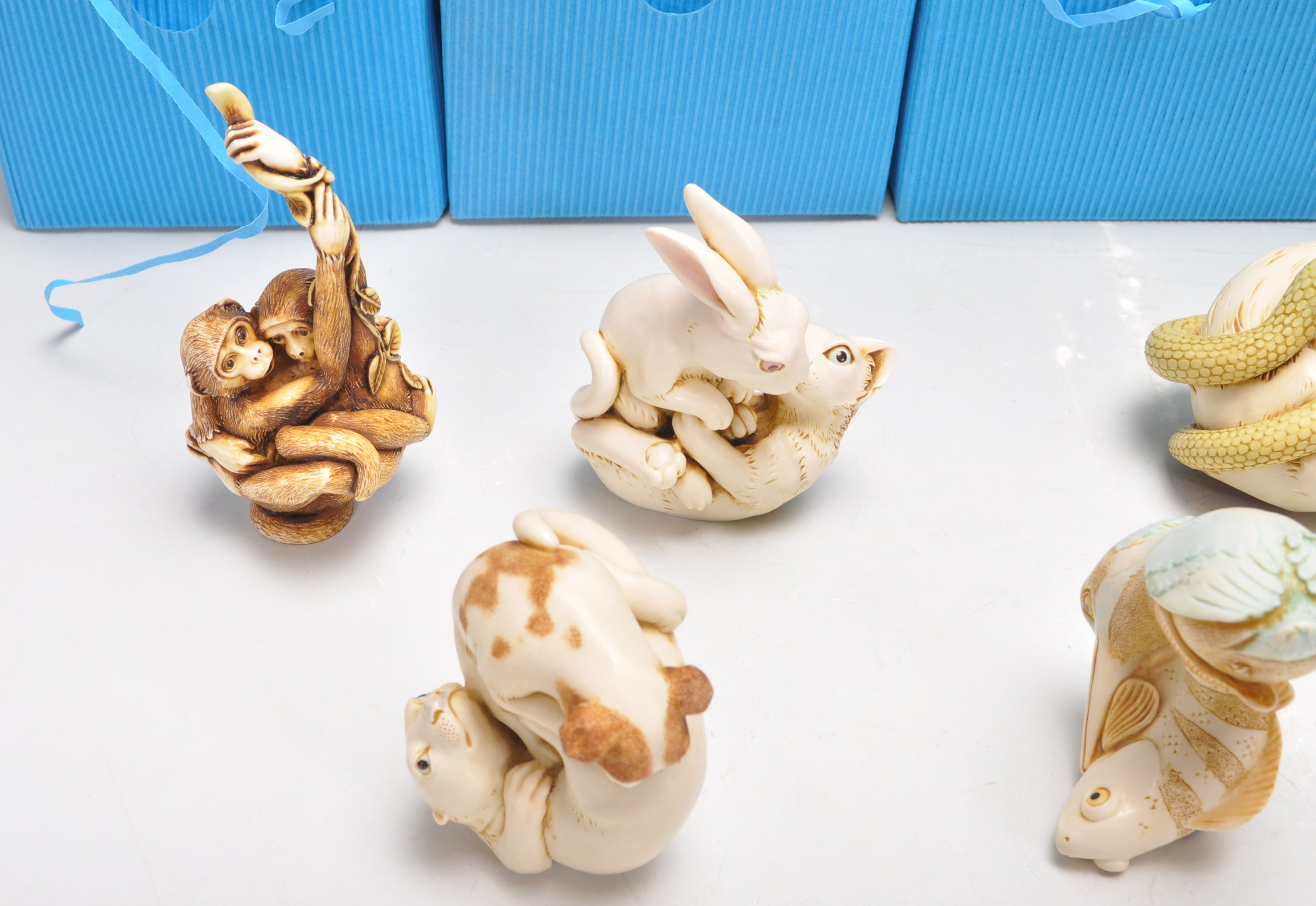 A group of sixteen Adam Binder carved resin netsuke style figures of the animal kingdom to - Image 2 of 9