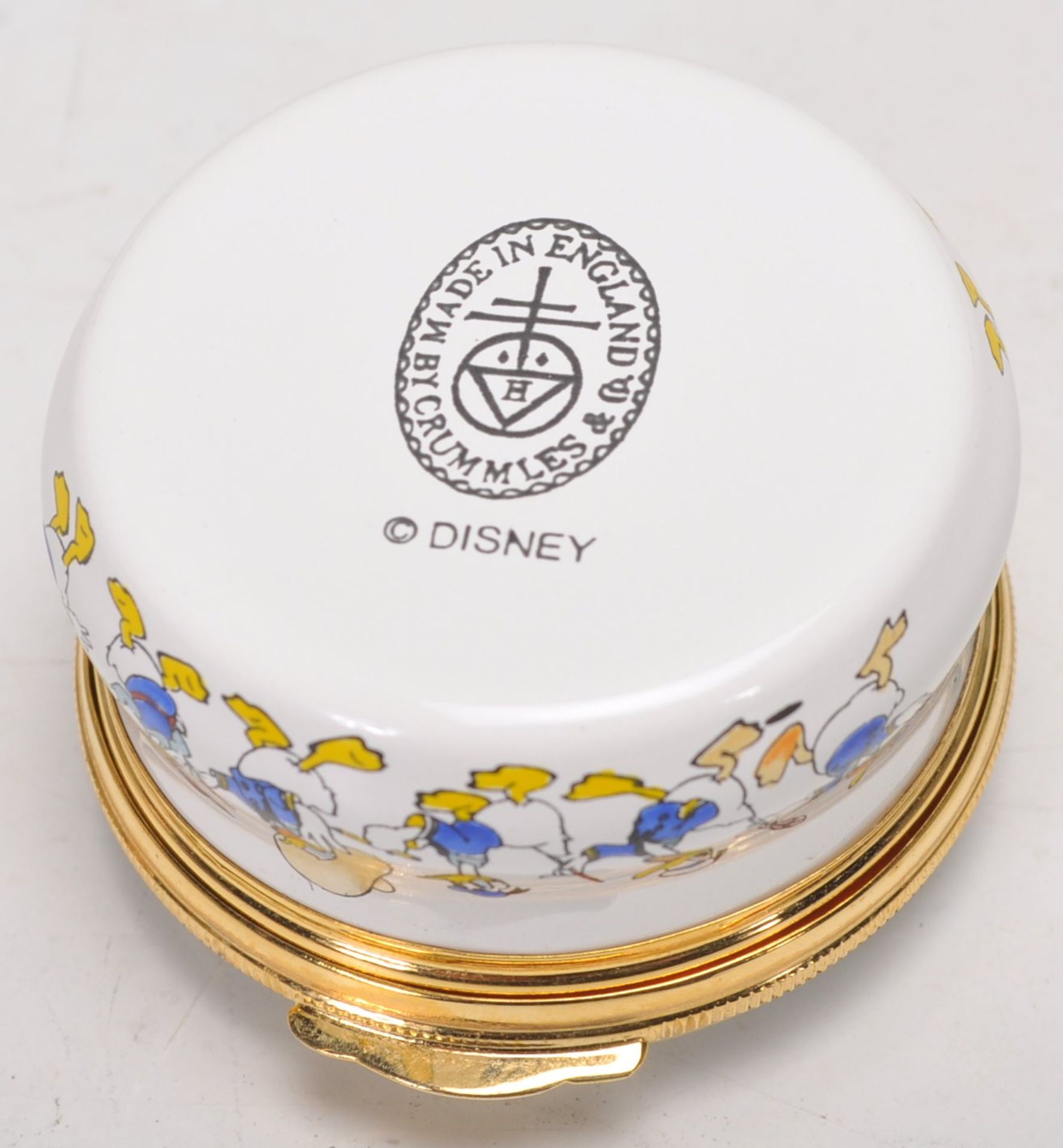 A collection of Crummles hand painted enamelled boxes to include a selection of Disney boxes, an - Bild 9 aus 9