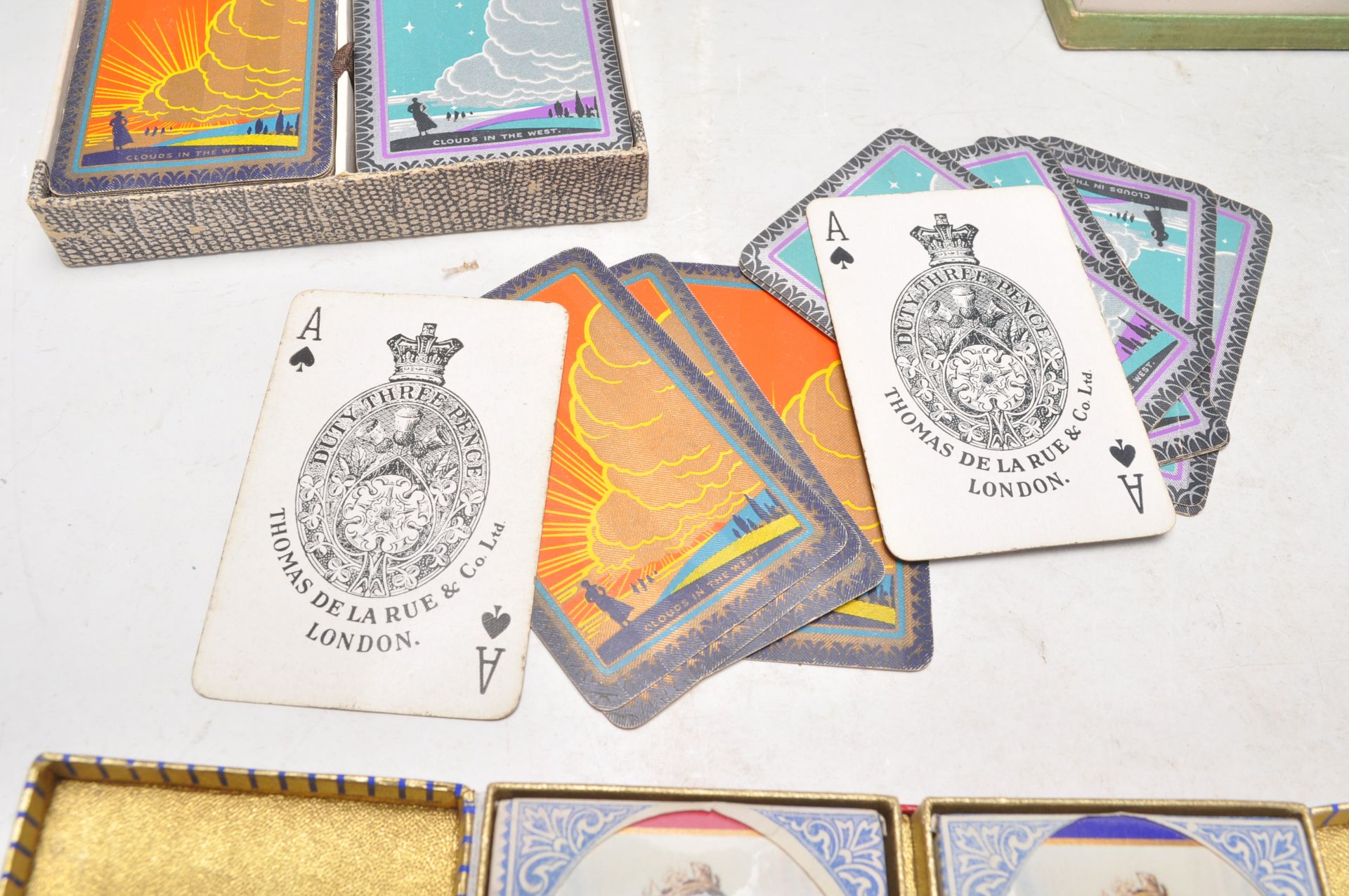 A collection of vintage playing cards to include a selection of boxed sets including Waddington, - Bild 11 aus 17