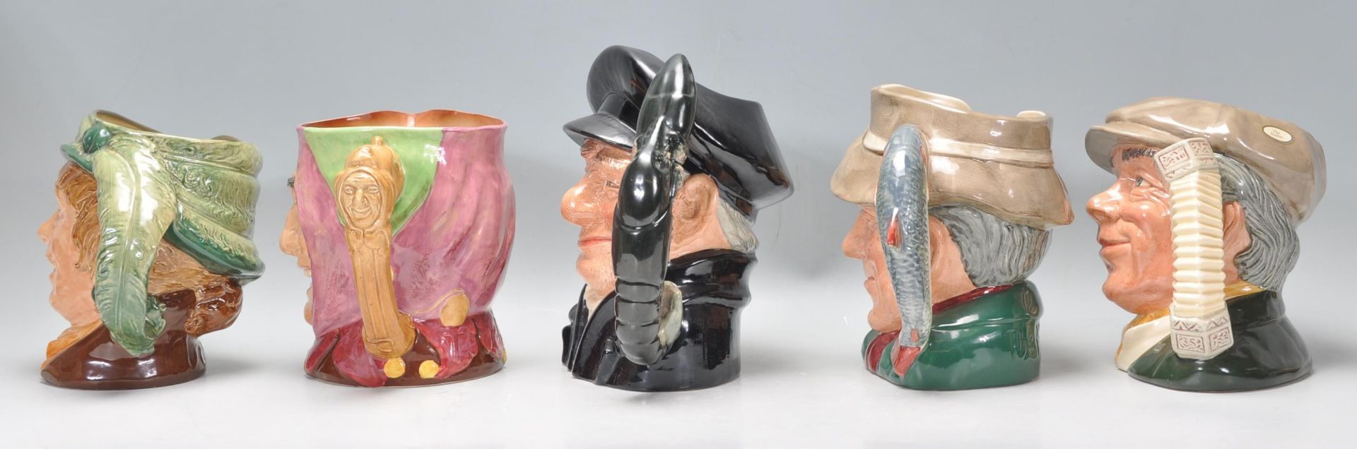 A group of five Royal Doulton ceramic Character / Toby jugs to include The Busker D6775, Appiet, - Bild 4 aus 8