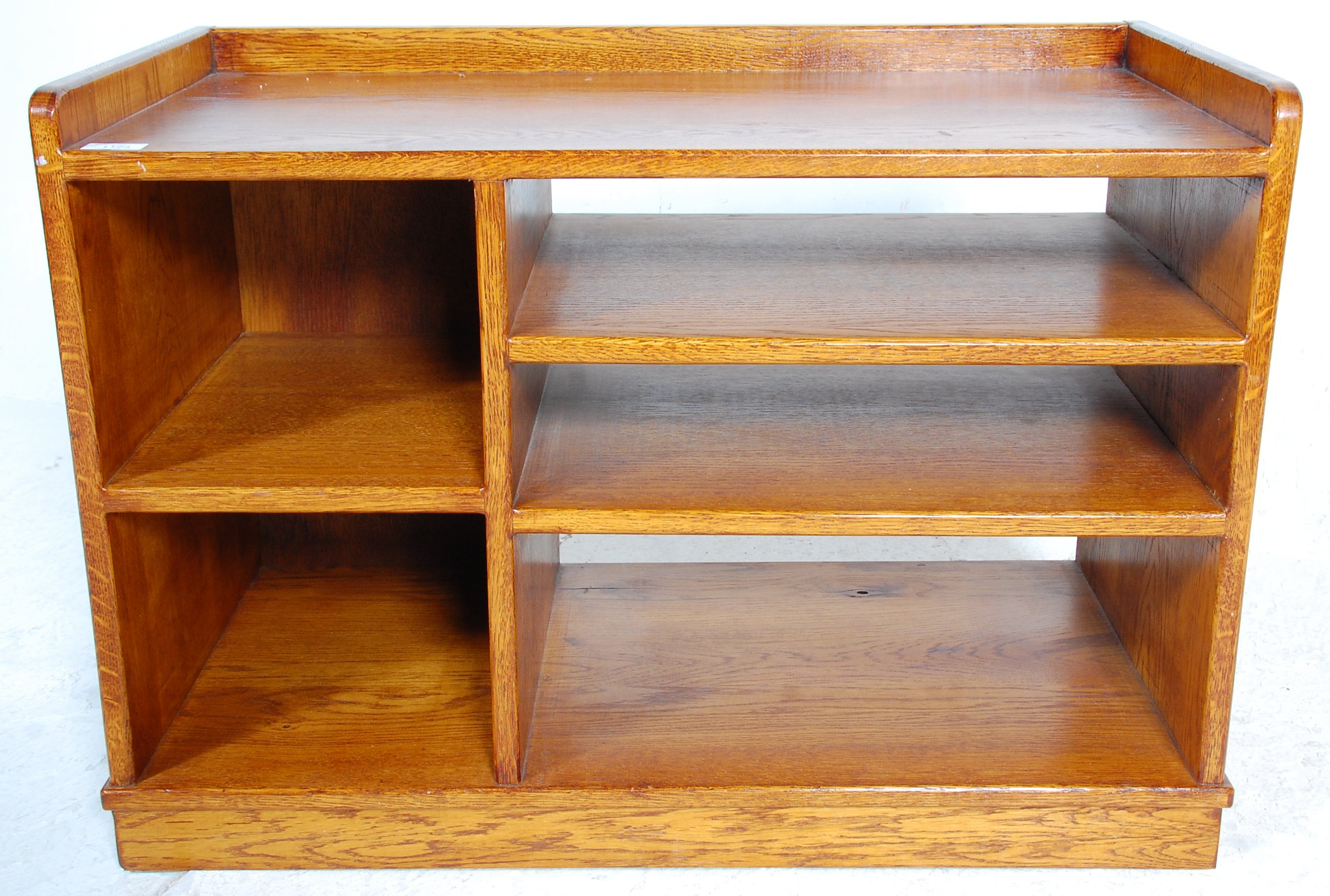 An 20th Century oak office storage unit / entertainment unit having a gallery top with sectional - Image 4 of 6
