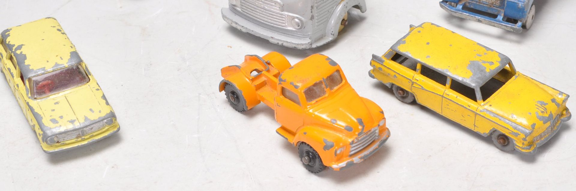 A collection of assorted vintage diecast scale model vehicles, to include; Dinky Meccano Toy - Image 5 of 6