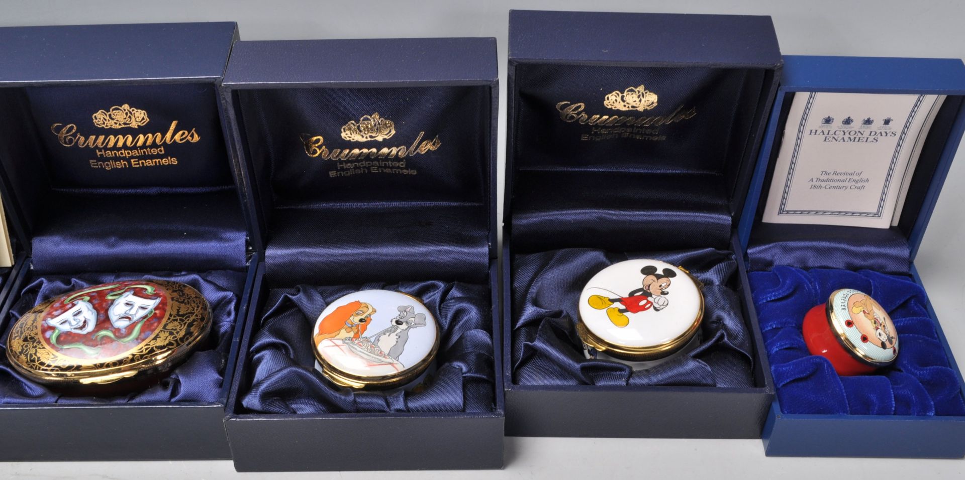 A collection of Crummles hand painted enamelled boxes to include a selection of Disney boxes, an - Bild 5 aus 9