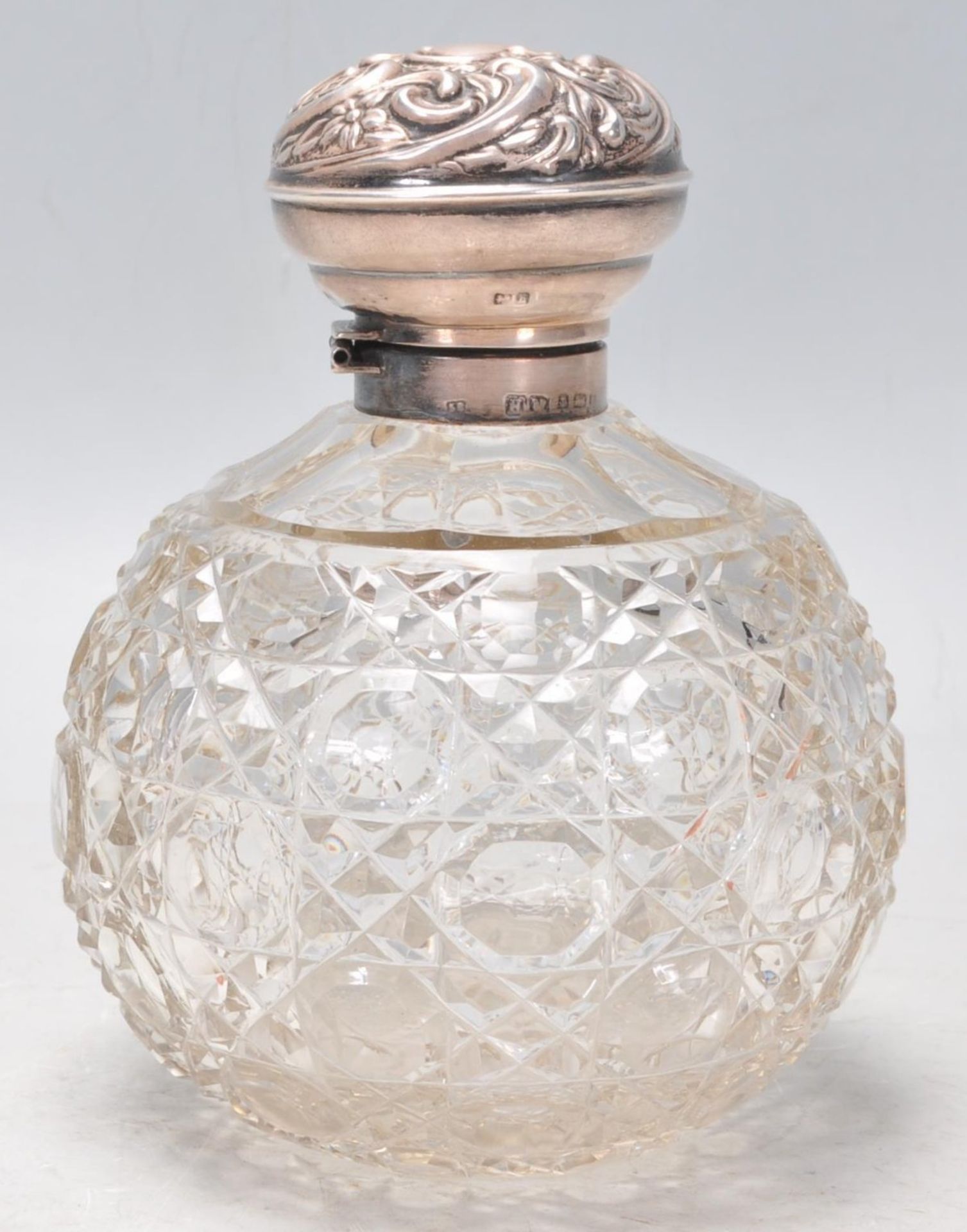 A 19th Century Victorian cut glass dressing table scent bottle of bulbous form having a silver - Bild 2 aus 8