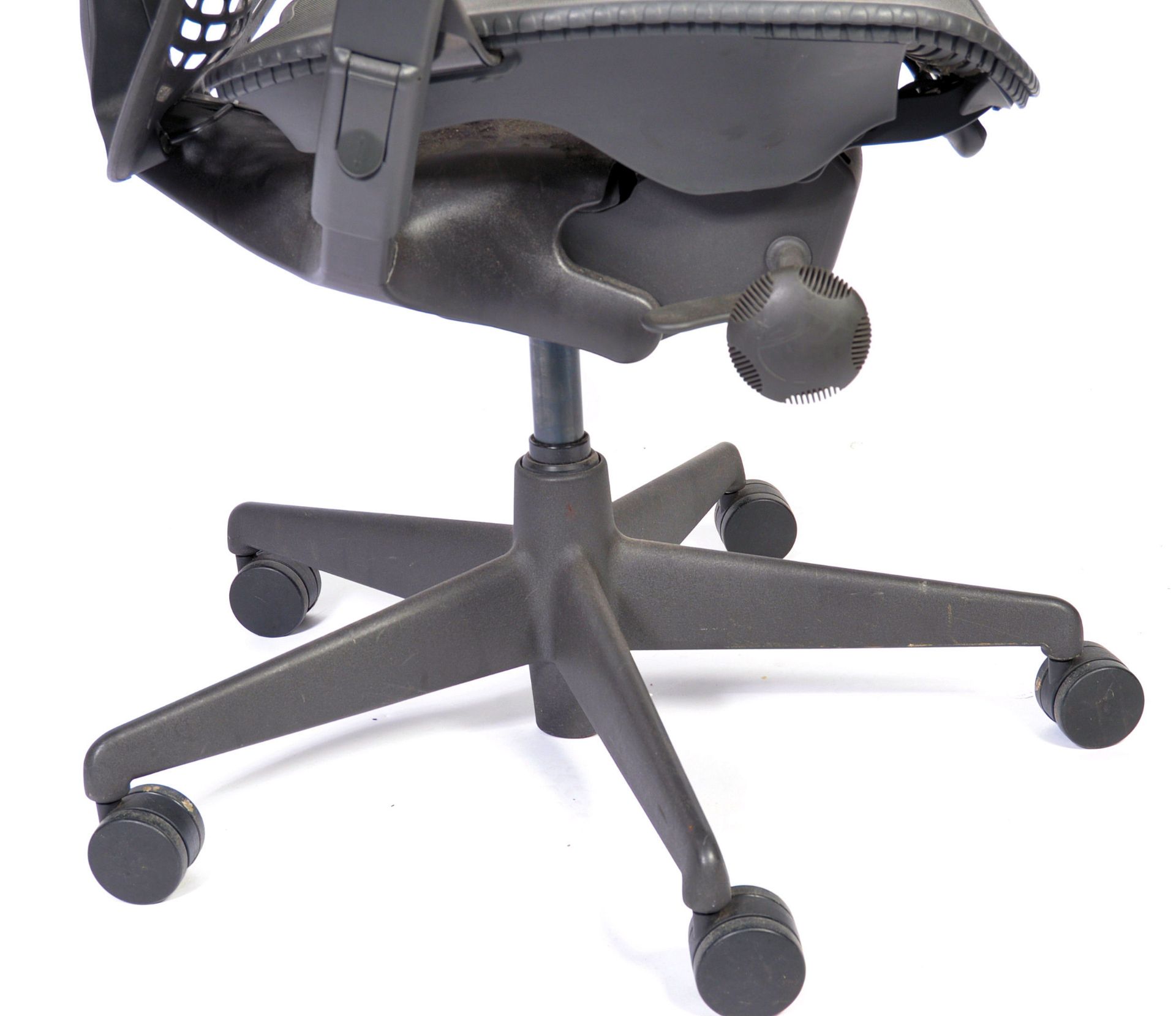 HERMAN MILLER MIRRA 2 SWIVEL DESK CHAIR BY STUDIO - Bild 5 aus 7