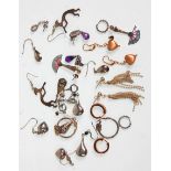 A good mixed selection of pairs of ladies silver earrings to include a pair of tasseled end