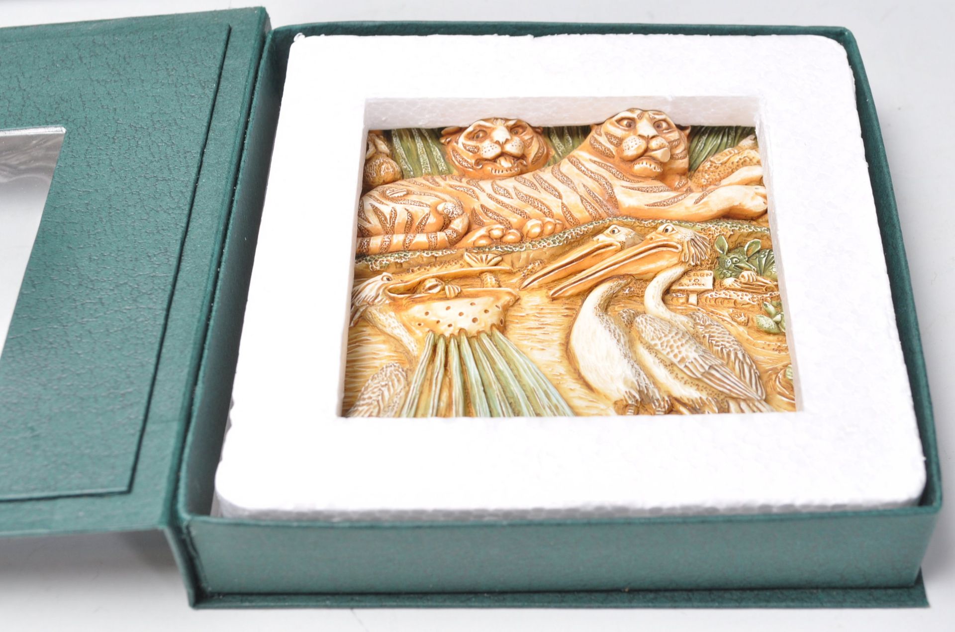 A collection of cast resin Harmony Kingdom square decorative wall plaques to include Storm Brewing - Bild 5 aus 13