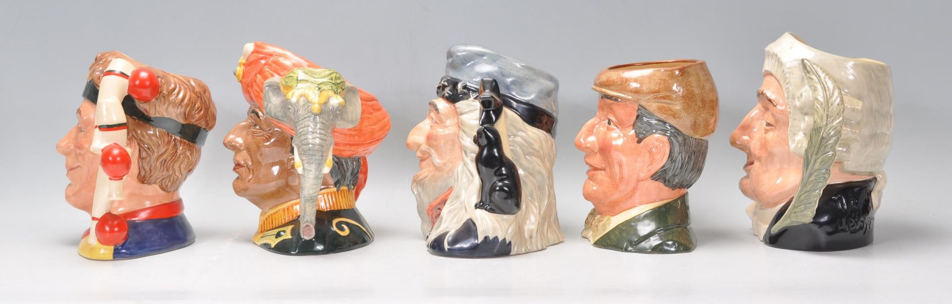 A group of five Royal Doulton ceramic Character / Toby jugs to include The Juggler D6835, The - Bild 4 aus 10