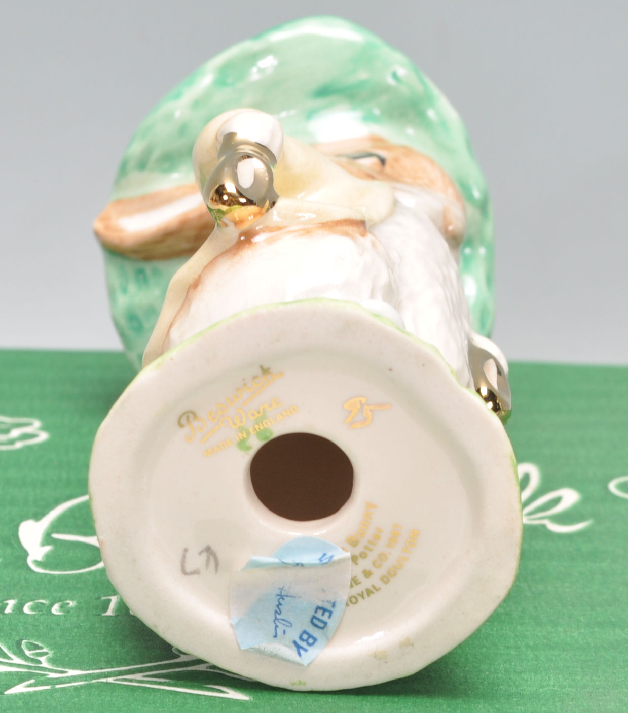 A group of Gold Stamp Beswick Beatrix Potter porcelain figures to include X2 Benjamin Bunny BPGOSF - Image 3 of 9