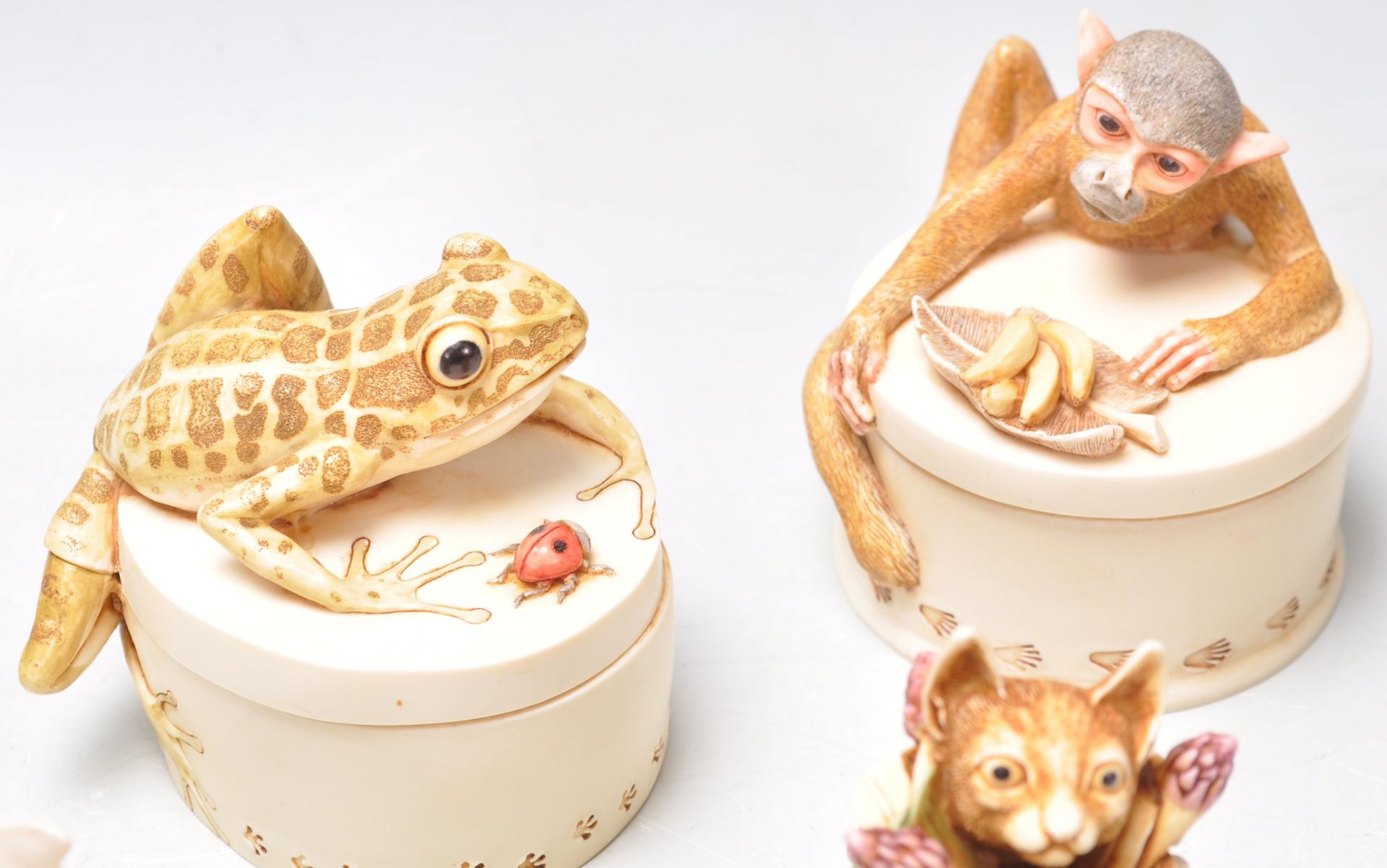 A group of ten Harmony Kingdom resin animal novelty figurines / trinket pots to include Planet - Bild 6 aus 13