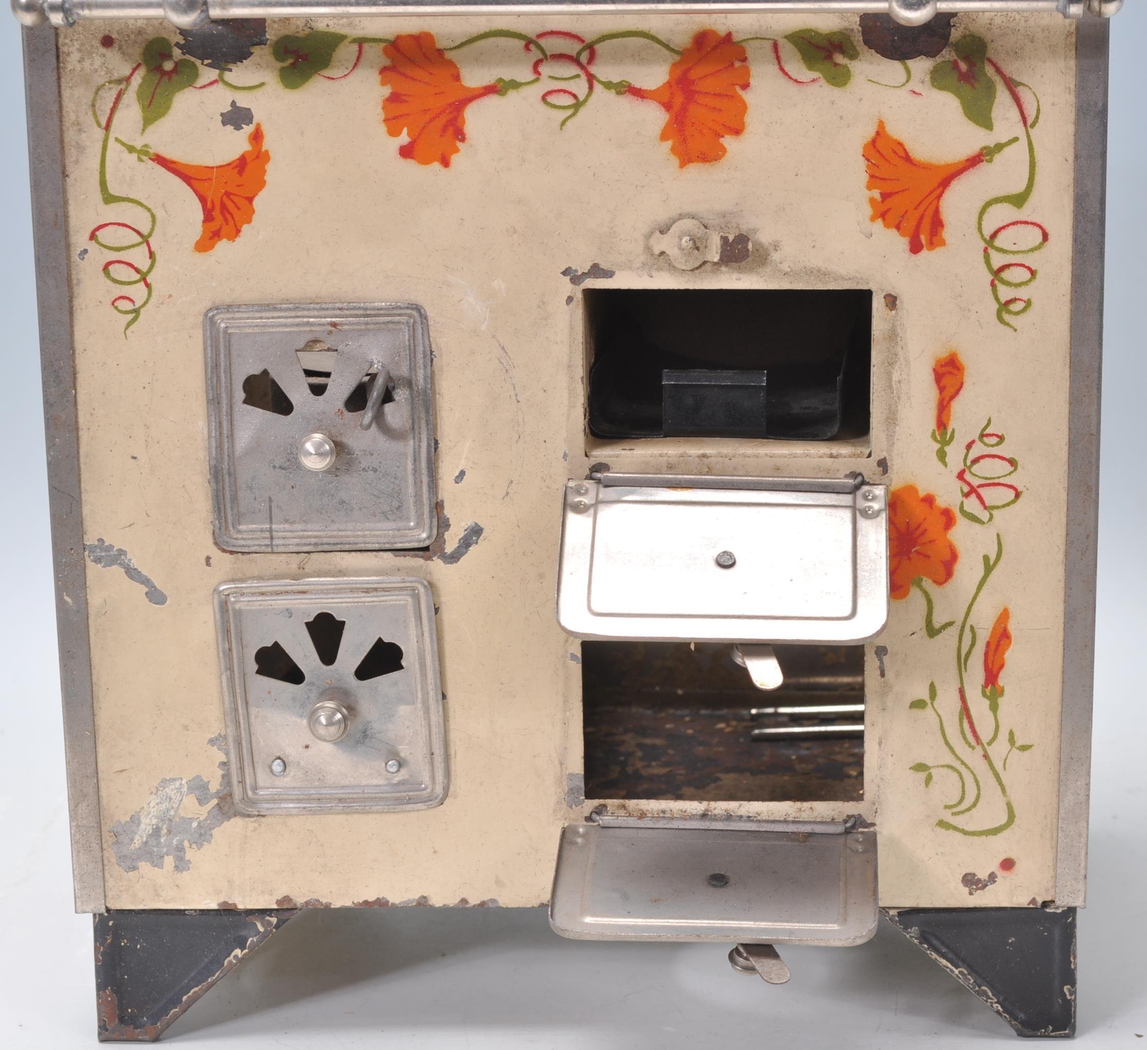 A vintage 20th Century tin model of a stove / oven - Image 9 of 9