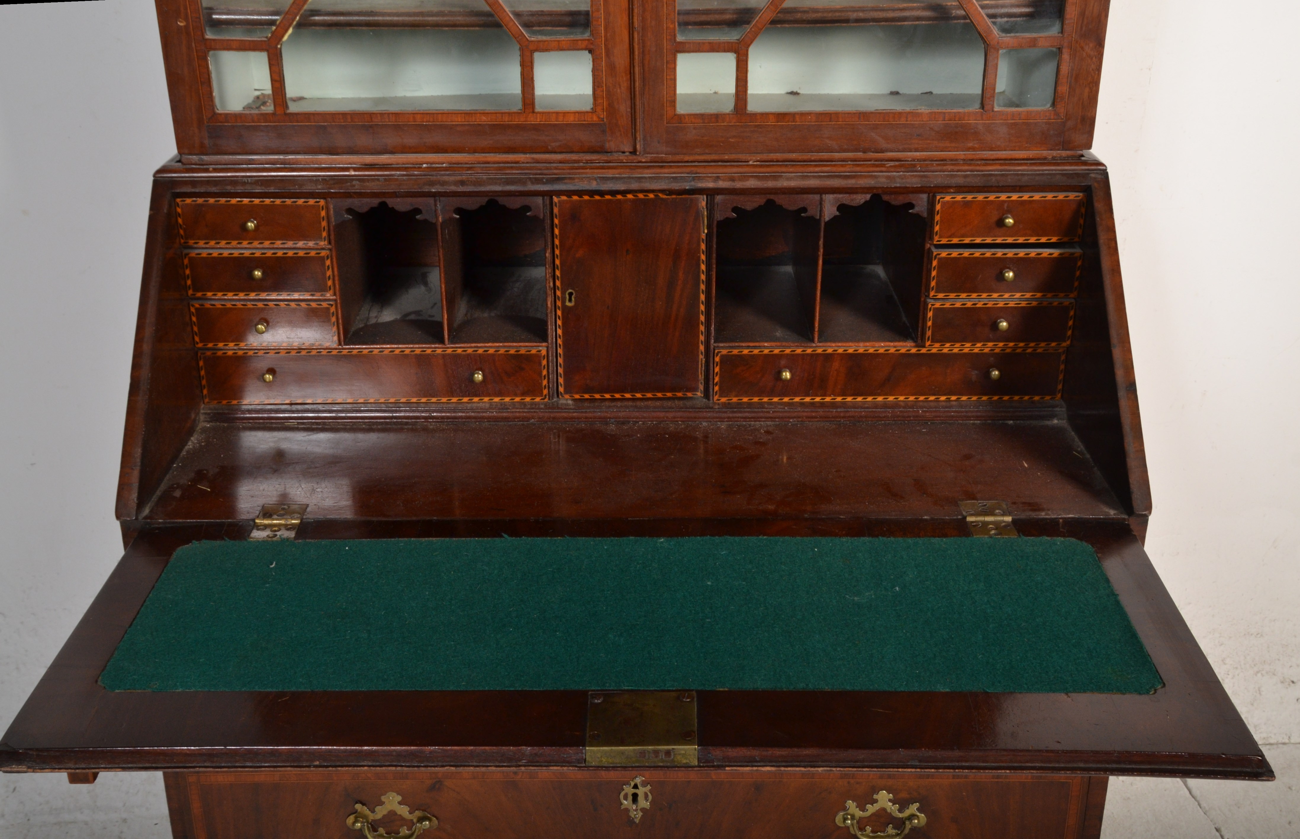 A George III 18th century mahogany and marquetry i - Image 5 of 8