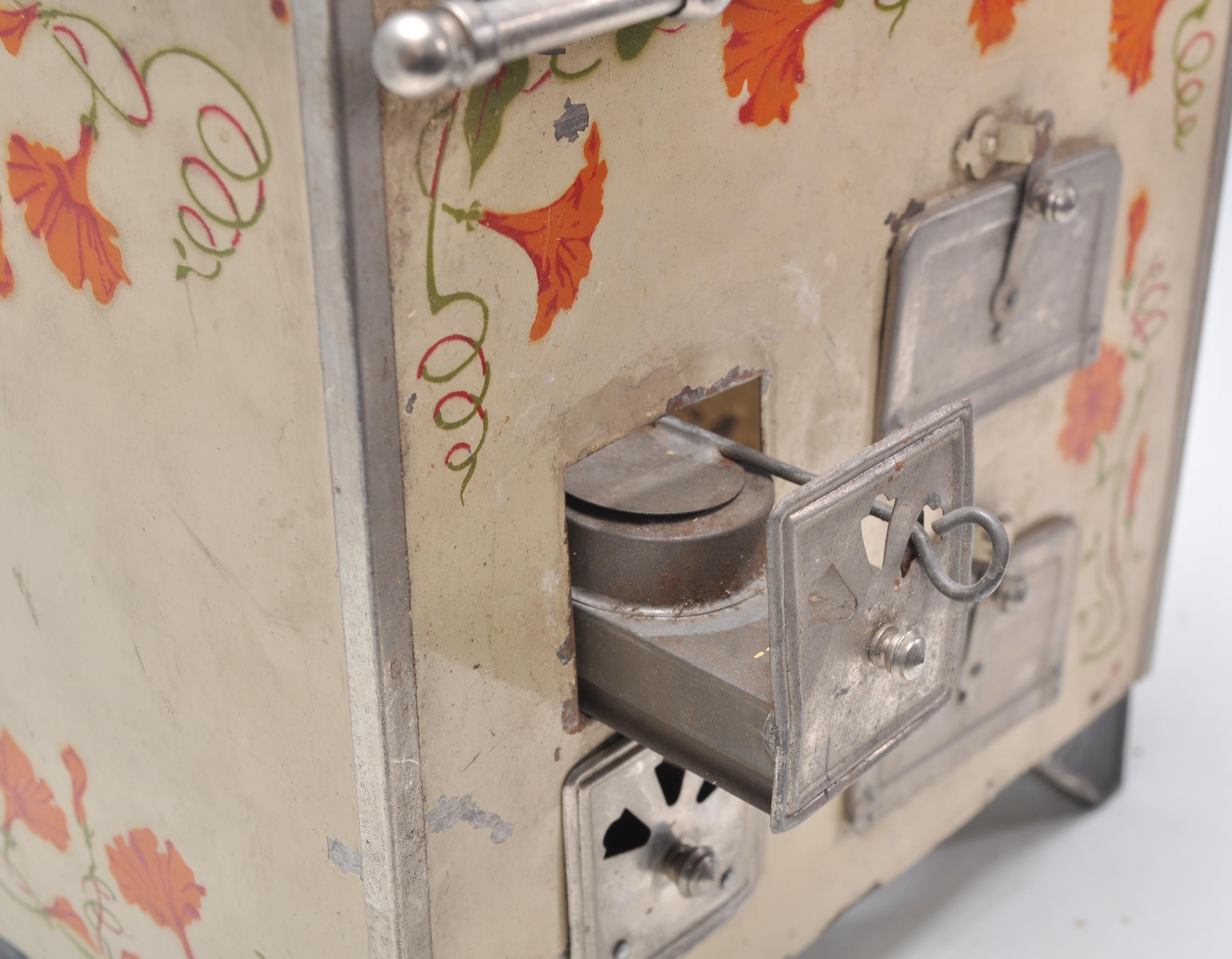 A vintage 20th Century tin model of a stove / oven - Image 8 of 9