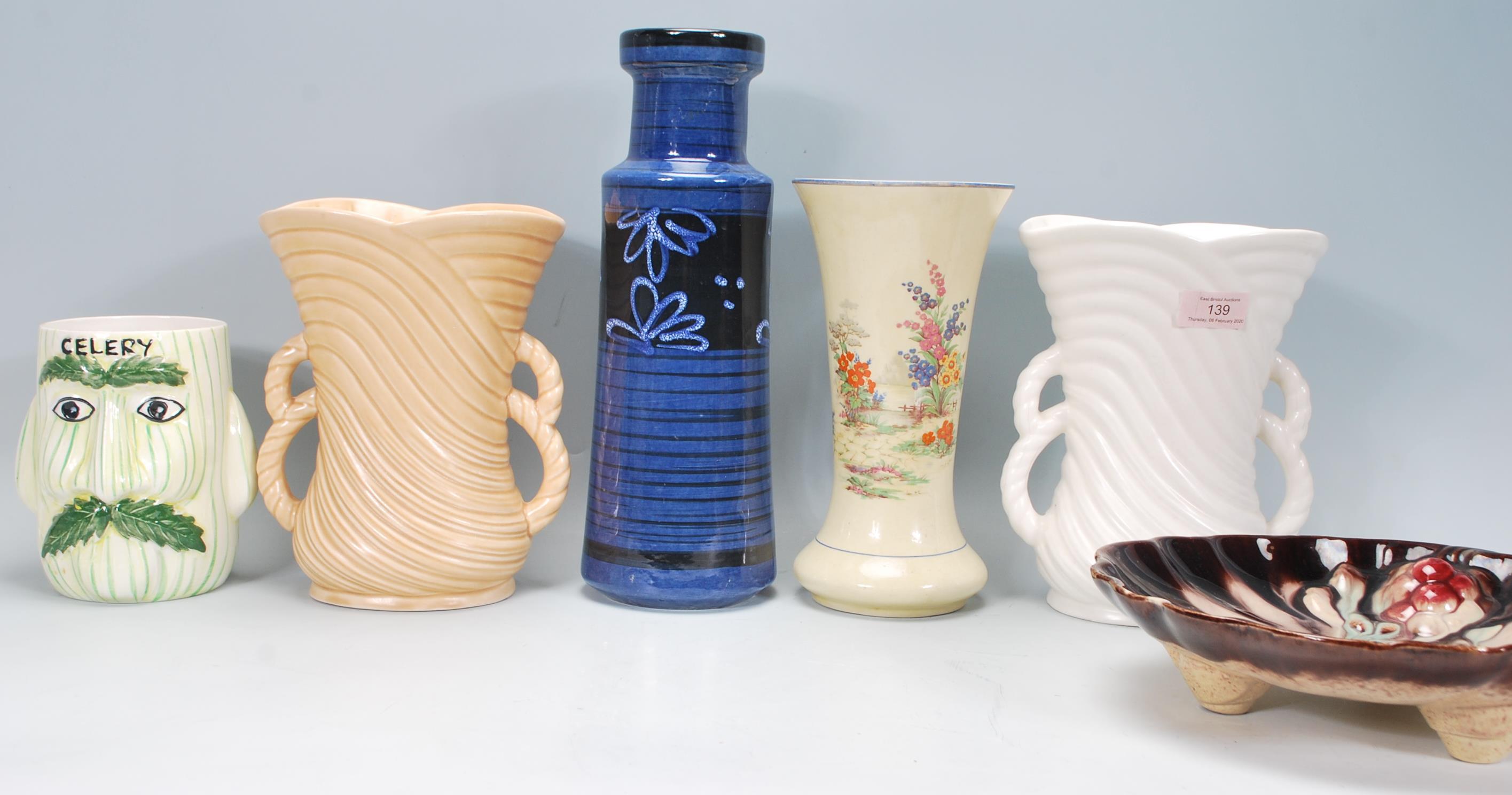 A collection of early 20th Century vintage pottery