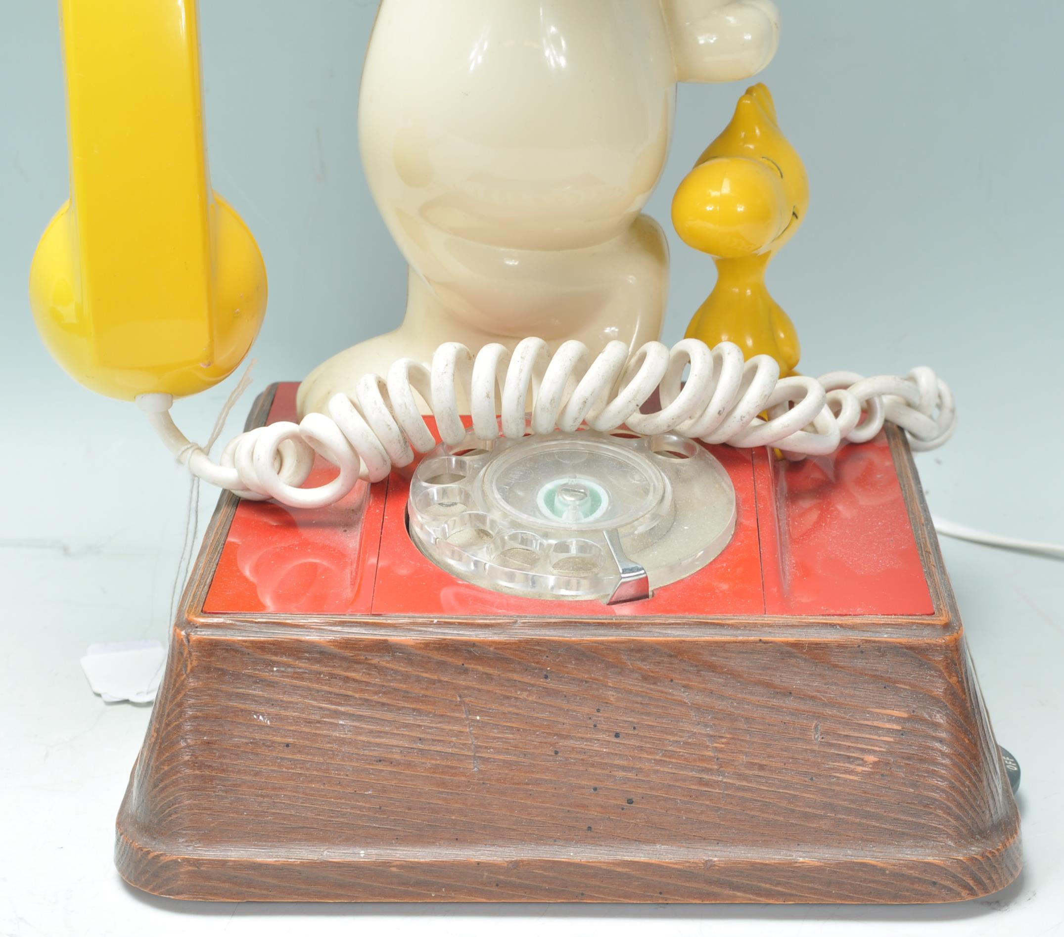A vintage 1970's novelty Snoopy telephone having a - Image 3 of 6