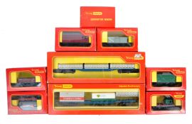 COLLECTION OF VINTAGE TRI-ANG HORNBY RAILWAYS 00 GAUGE ITEMS