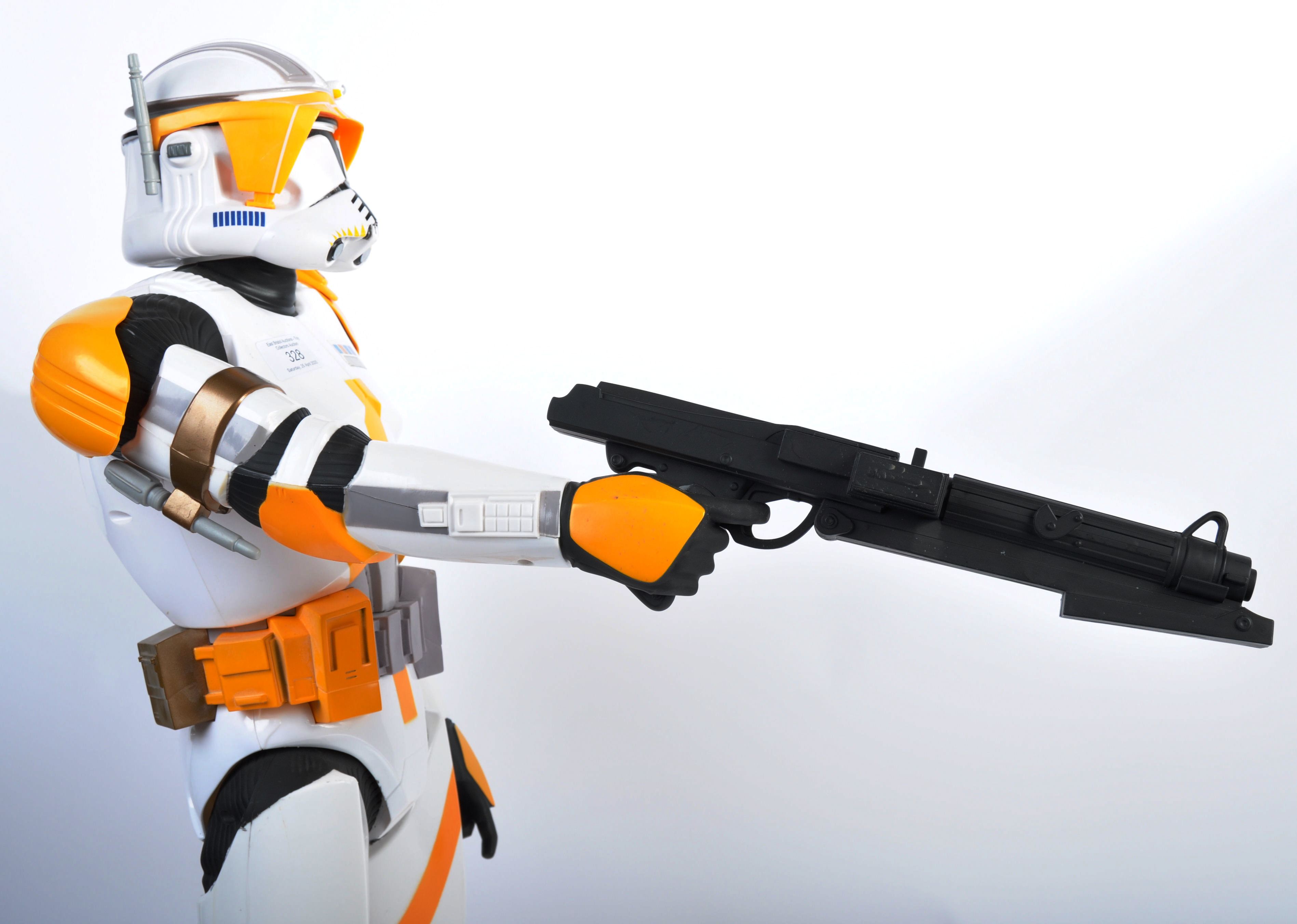 STAR WARS LARGE COMMANDER CODY SHOP FIGURE - Image 4 of 4