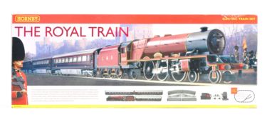 HORNBY 00 GAUGE BOXED SET ' THE ROYAL TRAIN ' MODEL RAILWAY