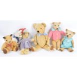 CHARMING COLLECTION OF ANTIQUE / VINTAGE TEDDY BEARS