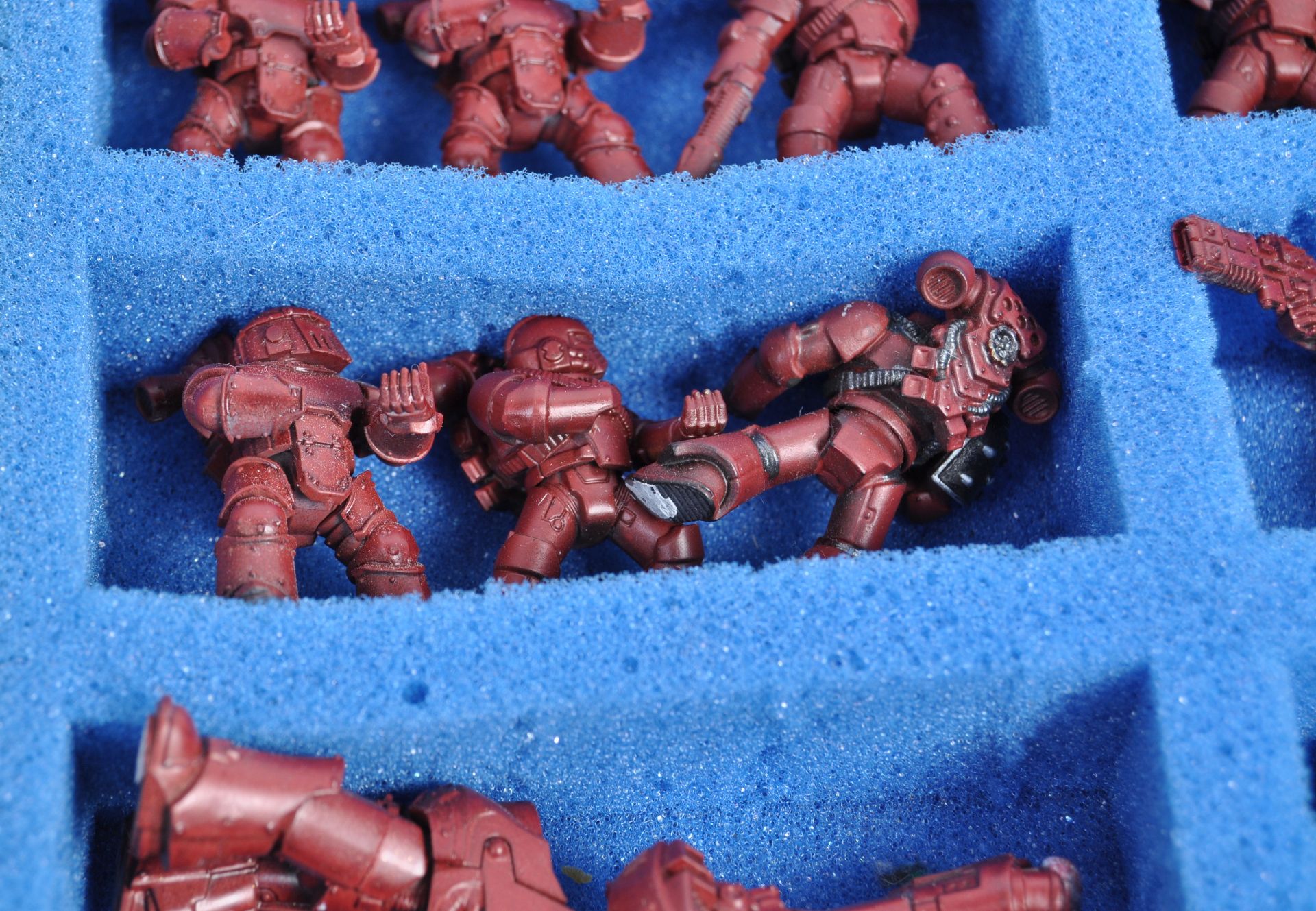 LARGE COLLECTION OF ASSORTED WARHAMMER FIGURINES - Image 8 of 9