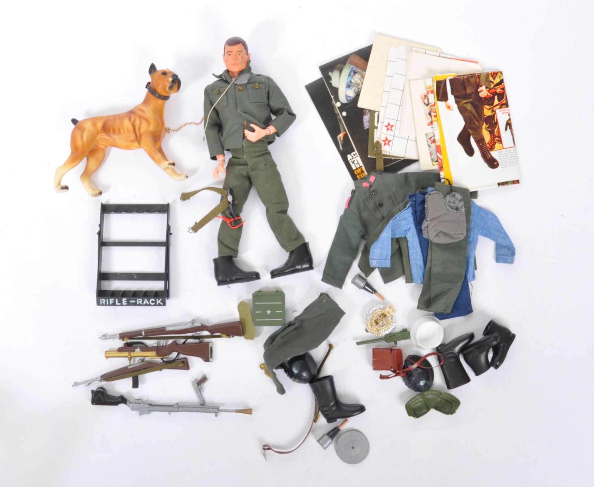 COLLECTION OF VINTAGE ACTION MAN INCLUDING TALKING COMMANDER